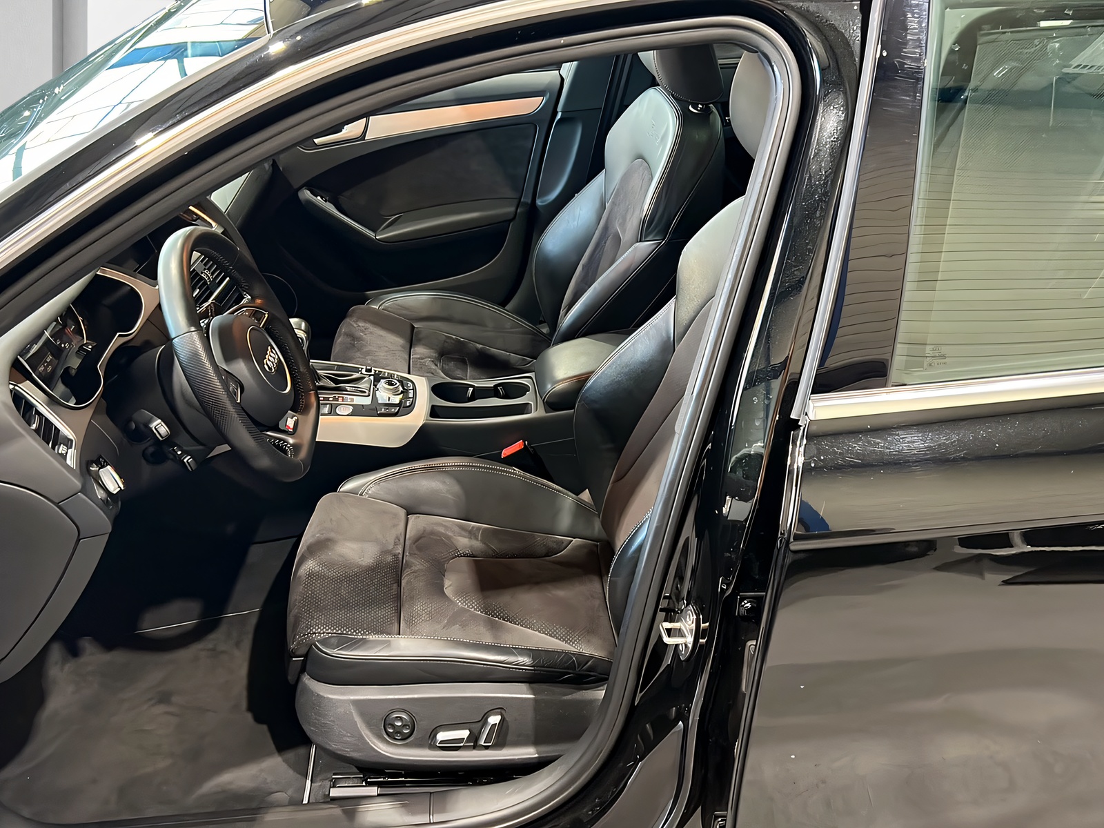 AUDI A4 Avant 3.0 TDI clean diesel qu**S-Line,Matrix LED,AHK,StHz,Panodach,Frisch ab MFK,Panodach**Vollausstattung**-image-8