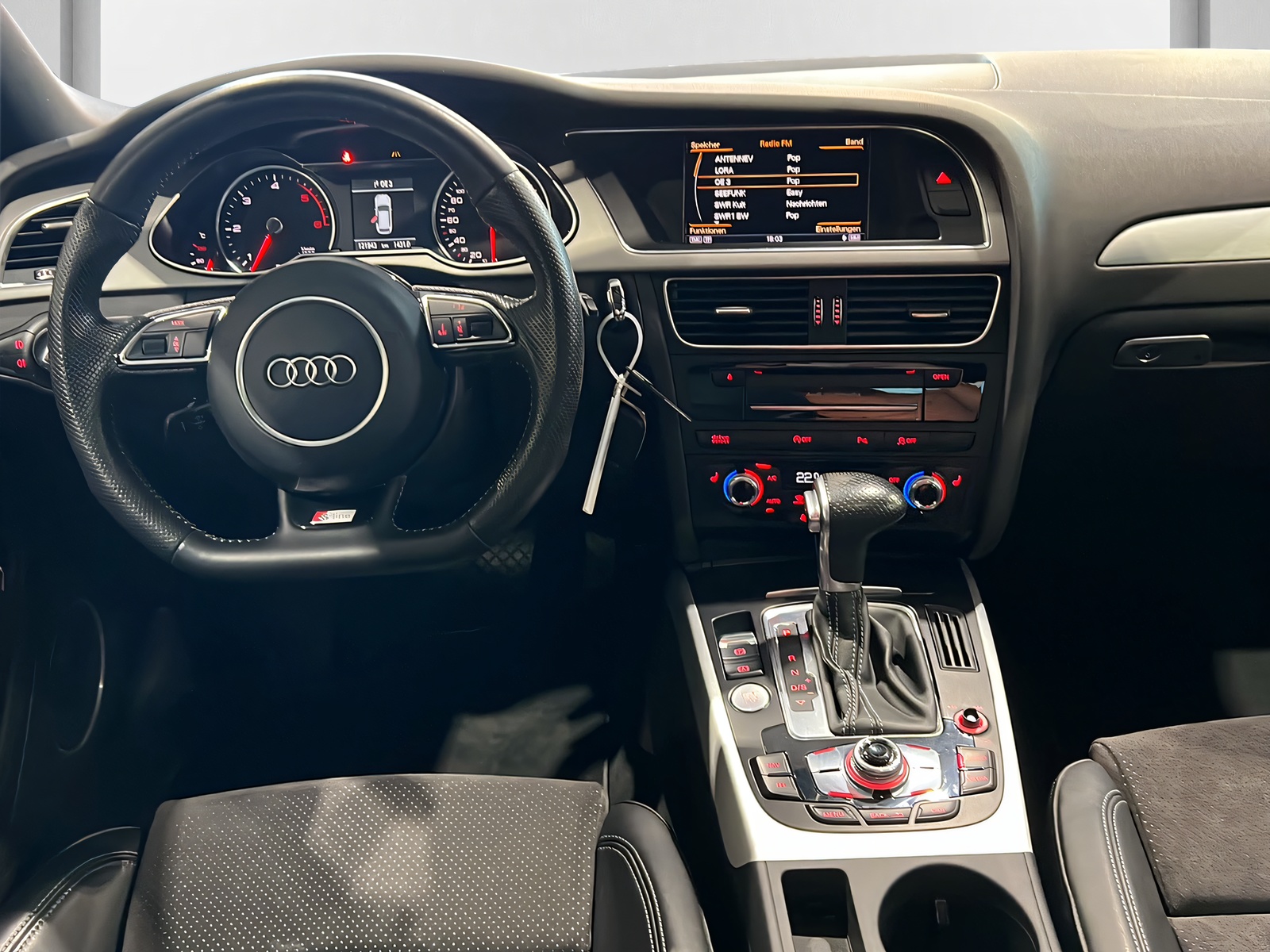 AUDI A4 Avant 3.0 TDI clean diesel qu**S-Line,Matrix LED,AHK,StHz,Panodach,Frisch ab MFK,Panodach**Vollausstattung**-image-7