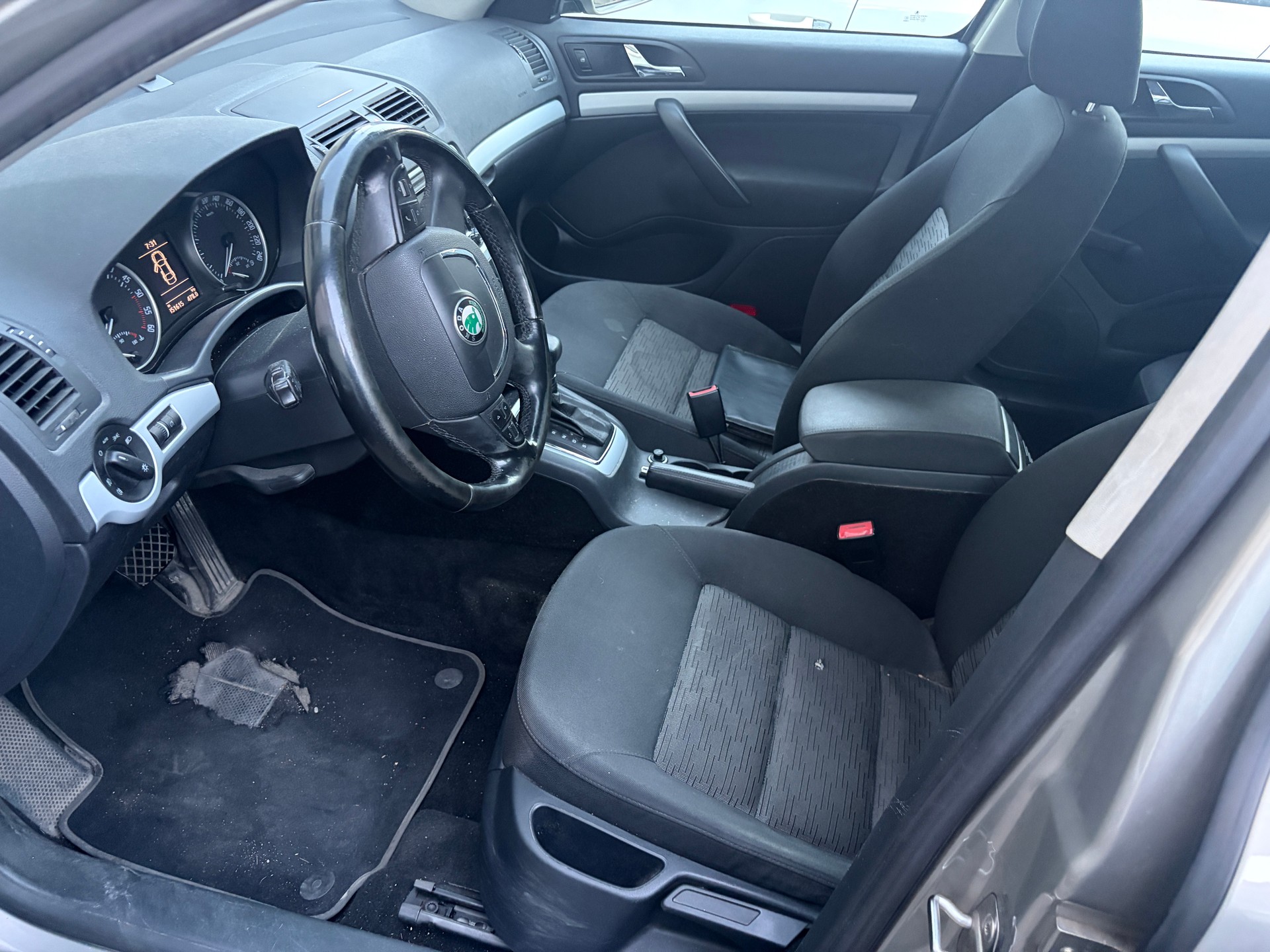 SKODA Octavia Combi 2.0 TDI Adventure 4x4 DSG-image-2