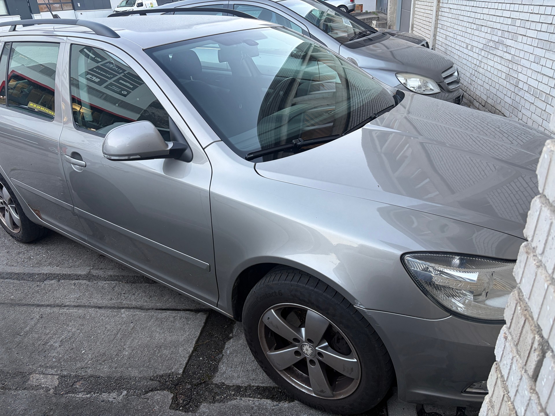 SKODA Octavia Combi 2.0 TDI Adventure 4x4 DSG-image-1