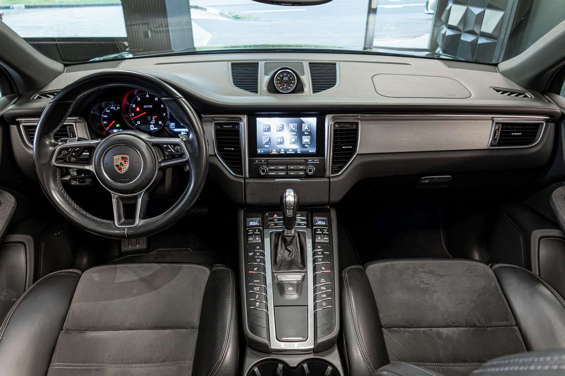PORSCHE Macan GTS PDK-image-7