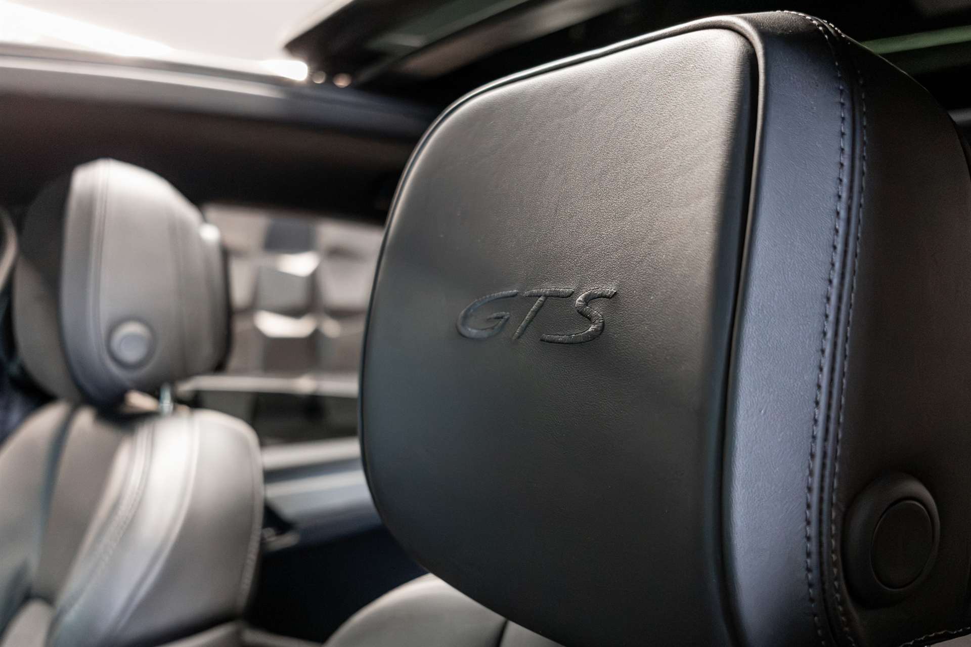 PORSCHE Macan GTS PDK-image-17