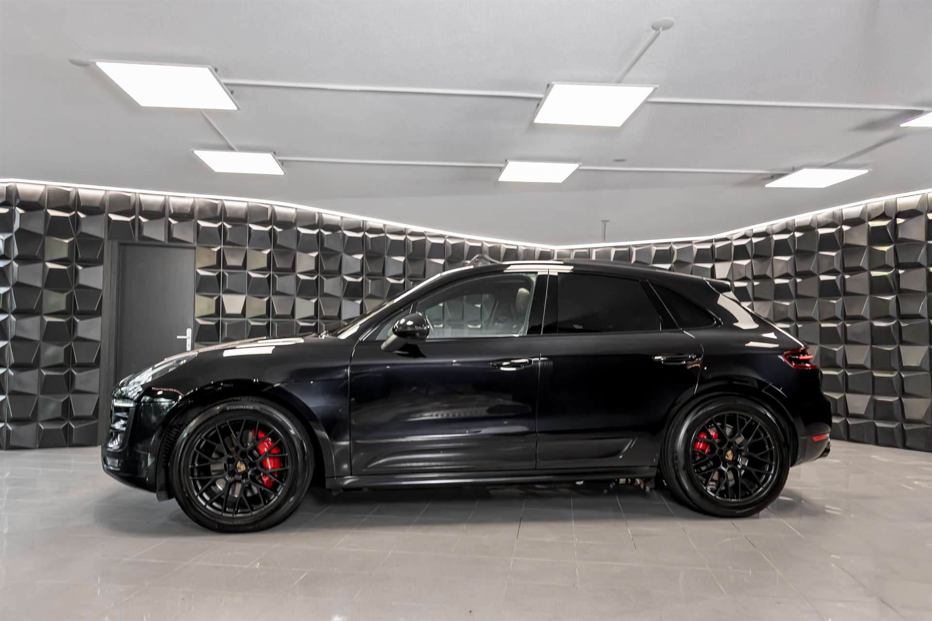 PORSCHE Macan GTS PDK-image-1
