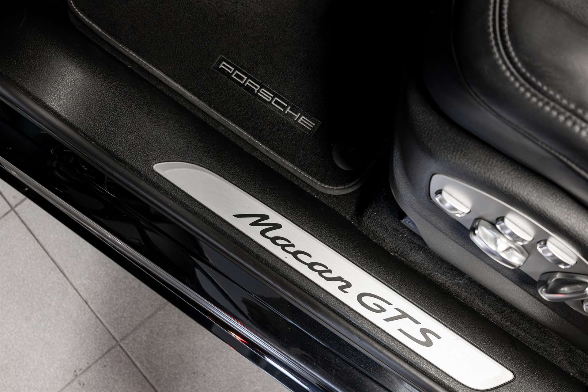 PORSCHE Macan GTS PDK-image-14