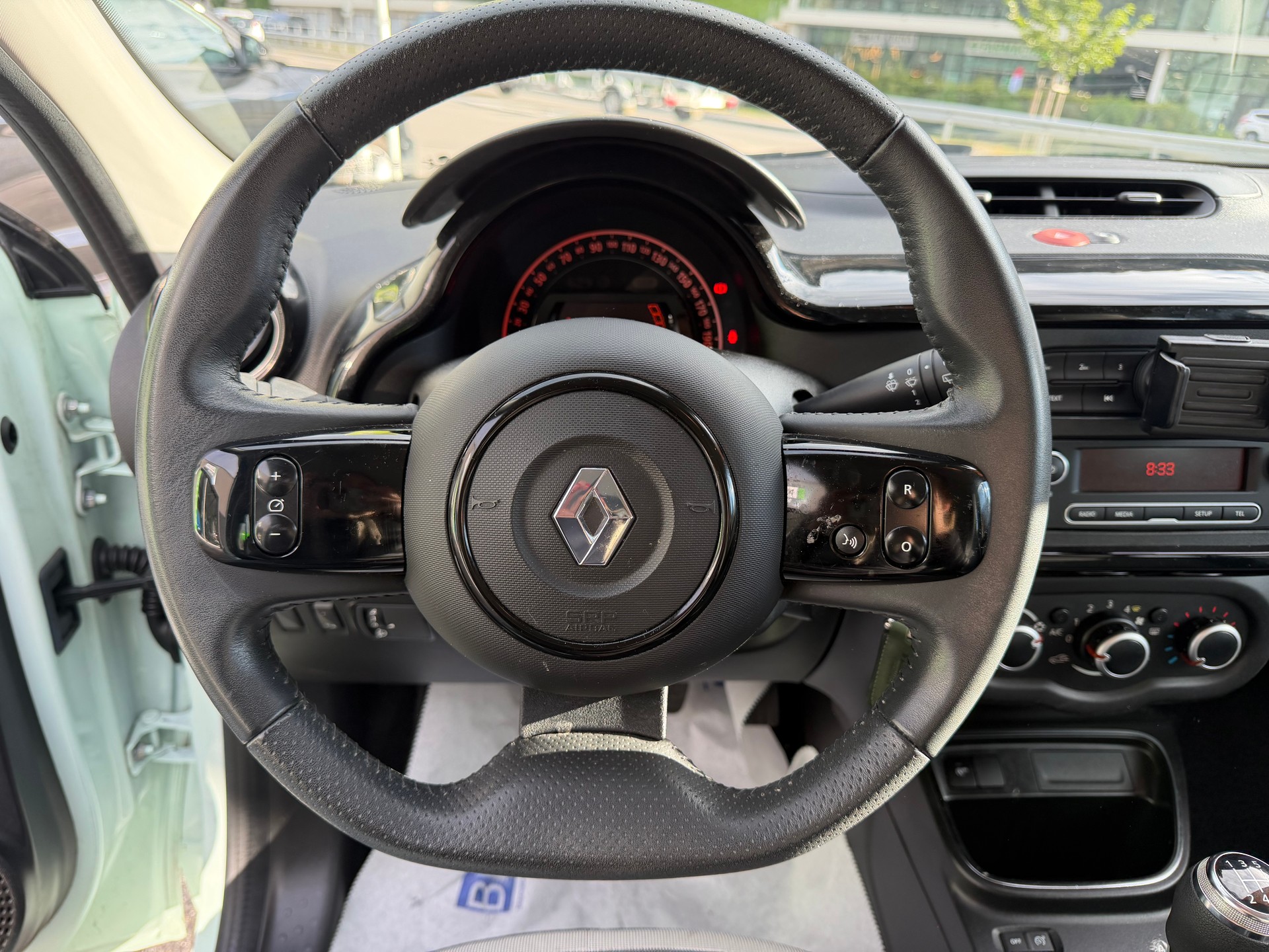 RENAULT Twingo SCe 75 Zen-image-13