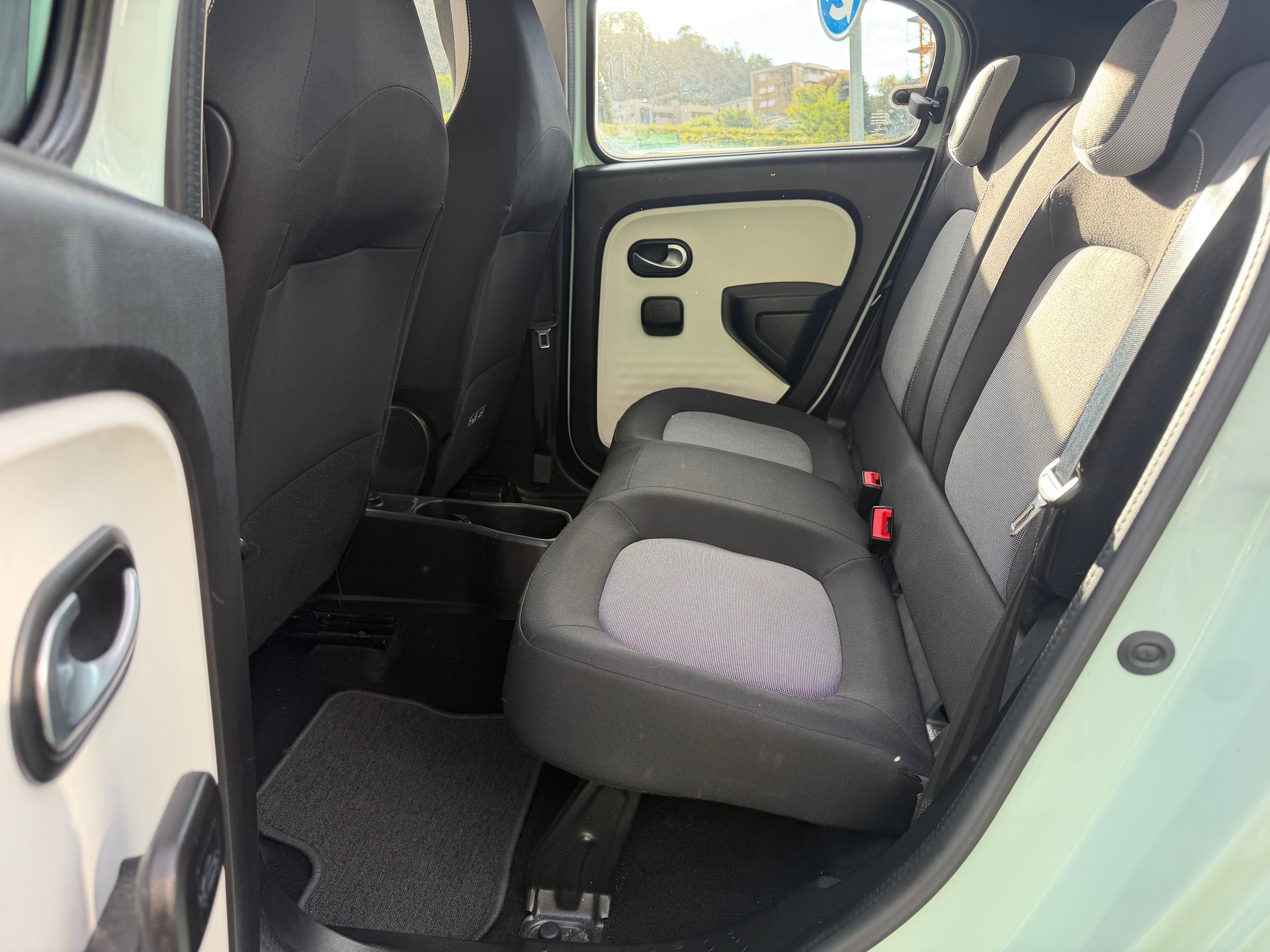 RENAULT Twingo SCe 75 Zen-image-12
