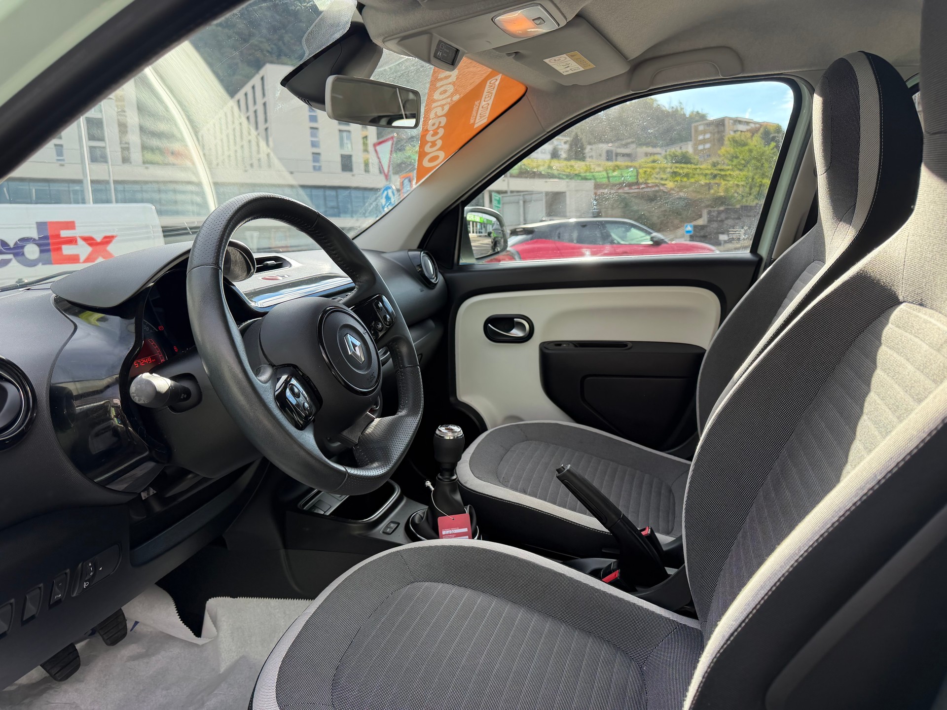 RENAULT Twingo SCe 75 Zen-image-11