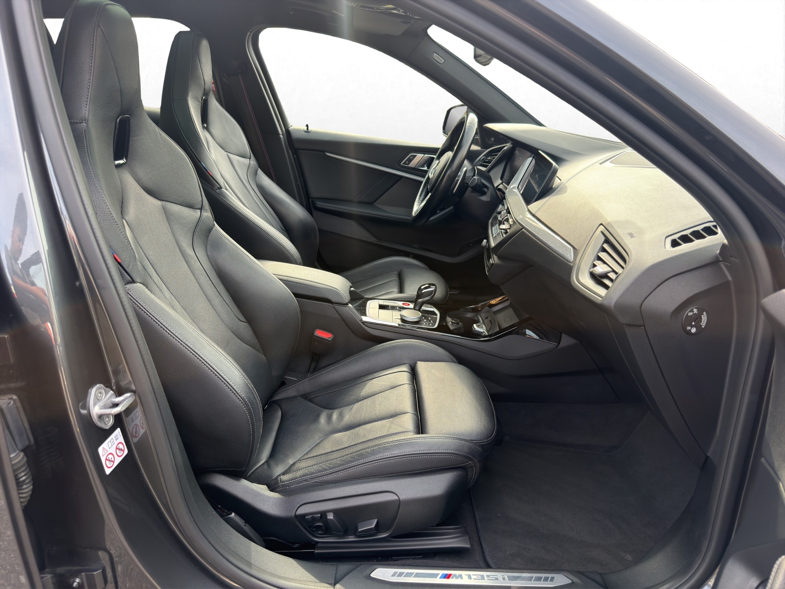 BMW M135i xDrive Steptronic-image-14