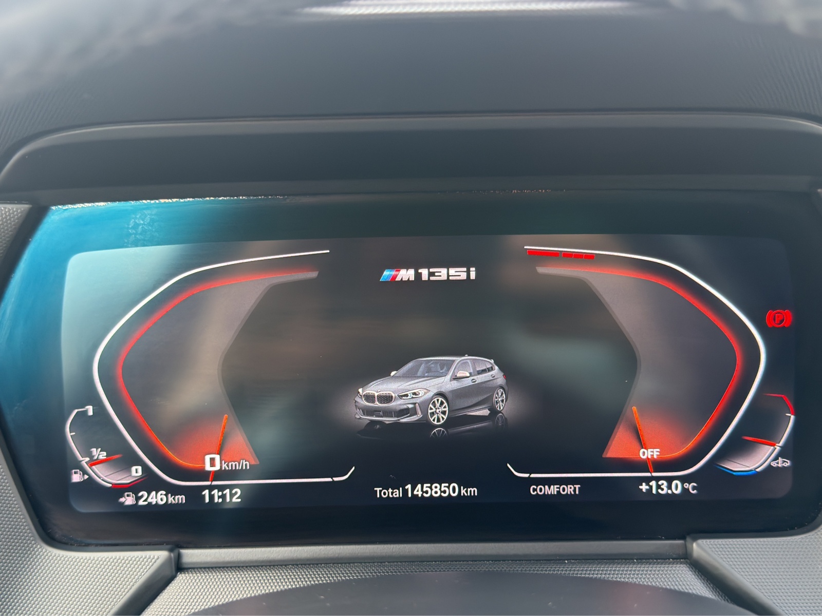 BMW M135i xDrive Steptronic-image-17