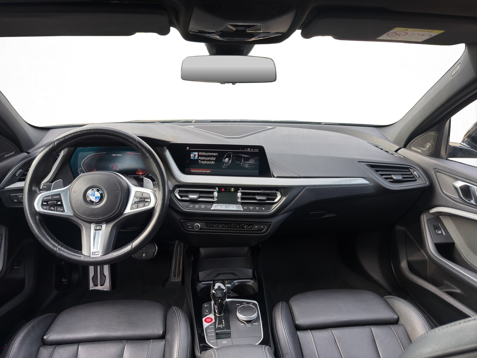 BMW M135i xDrive Steptronic-image-15