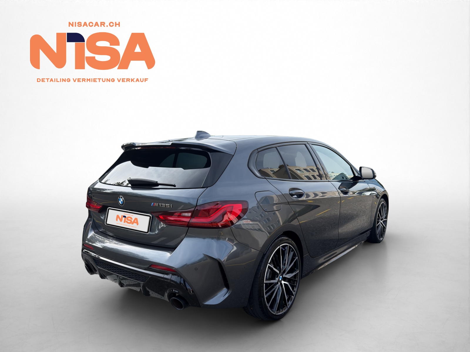 BMW M135i xDrive Steptronic-image-1