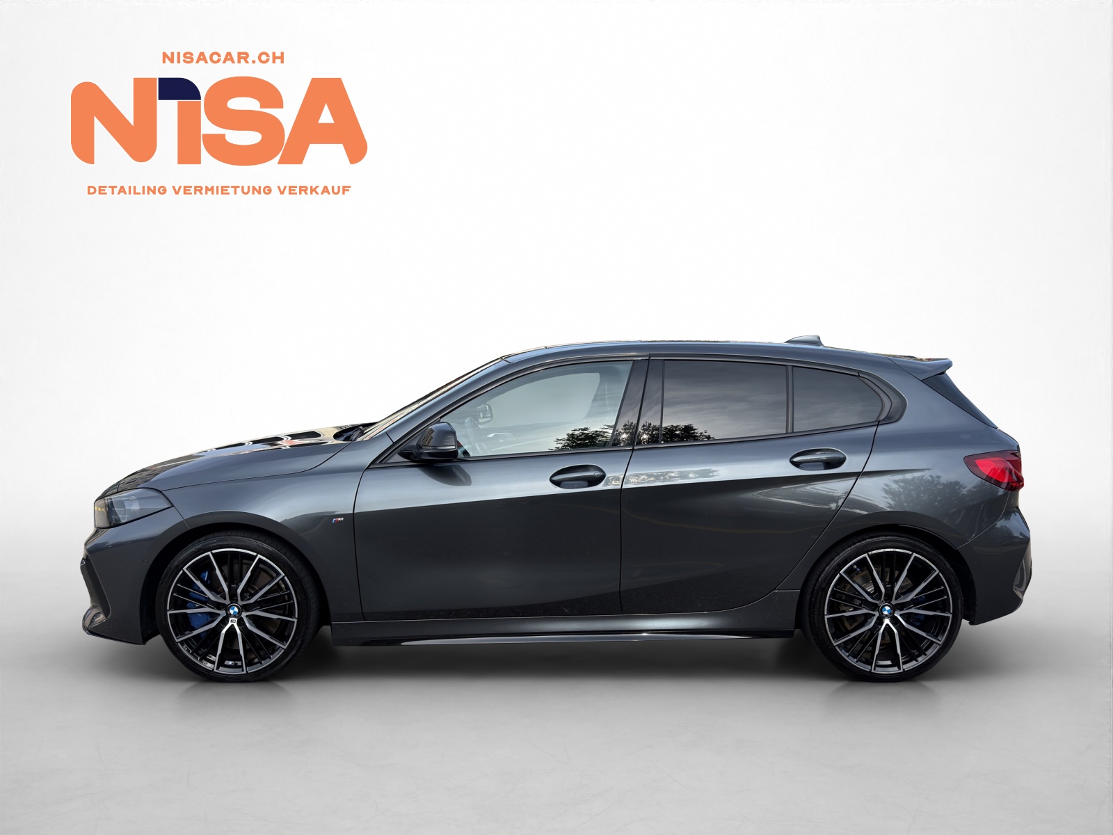 BMW M135i xDrive Steptronic-image-5