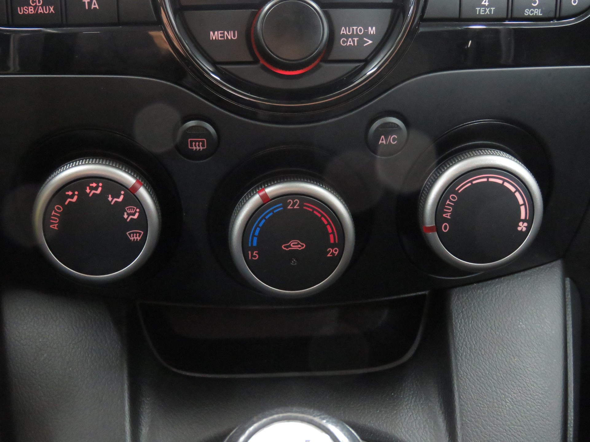 MAZDA 2 1.3i 16V Exclusive-image-17
