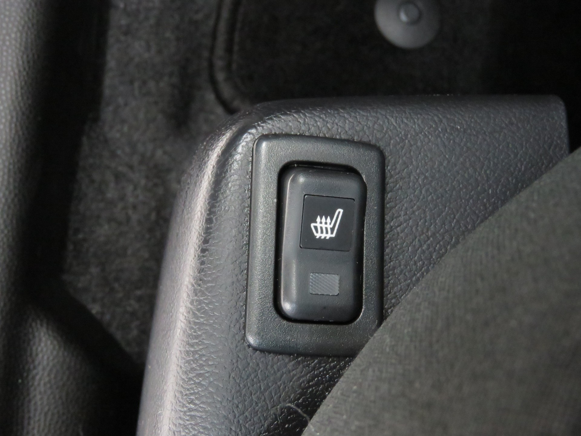 MAZDA 2 1.3i 16V Exclusive-image-19