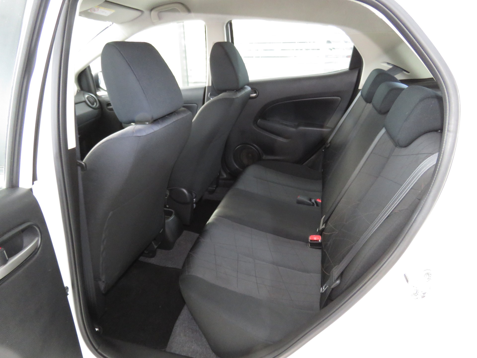 MAZDA 2 1.3i 16V Exclusive-image-8