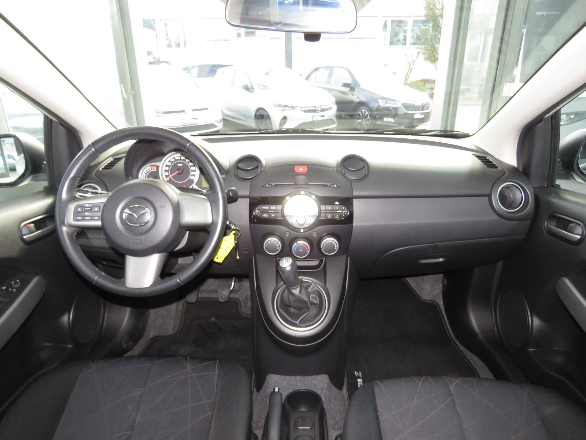 MAZDA 2 1.3i 16V Exclusive-image-13