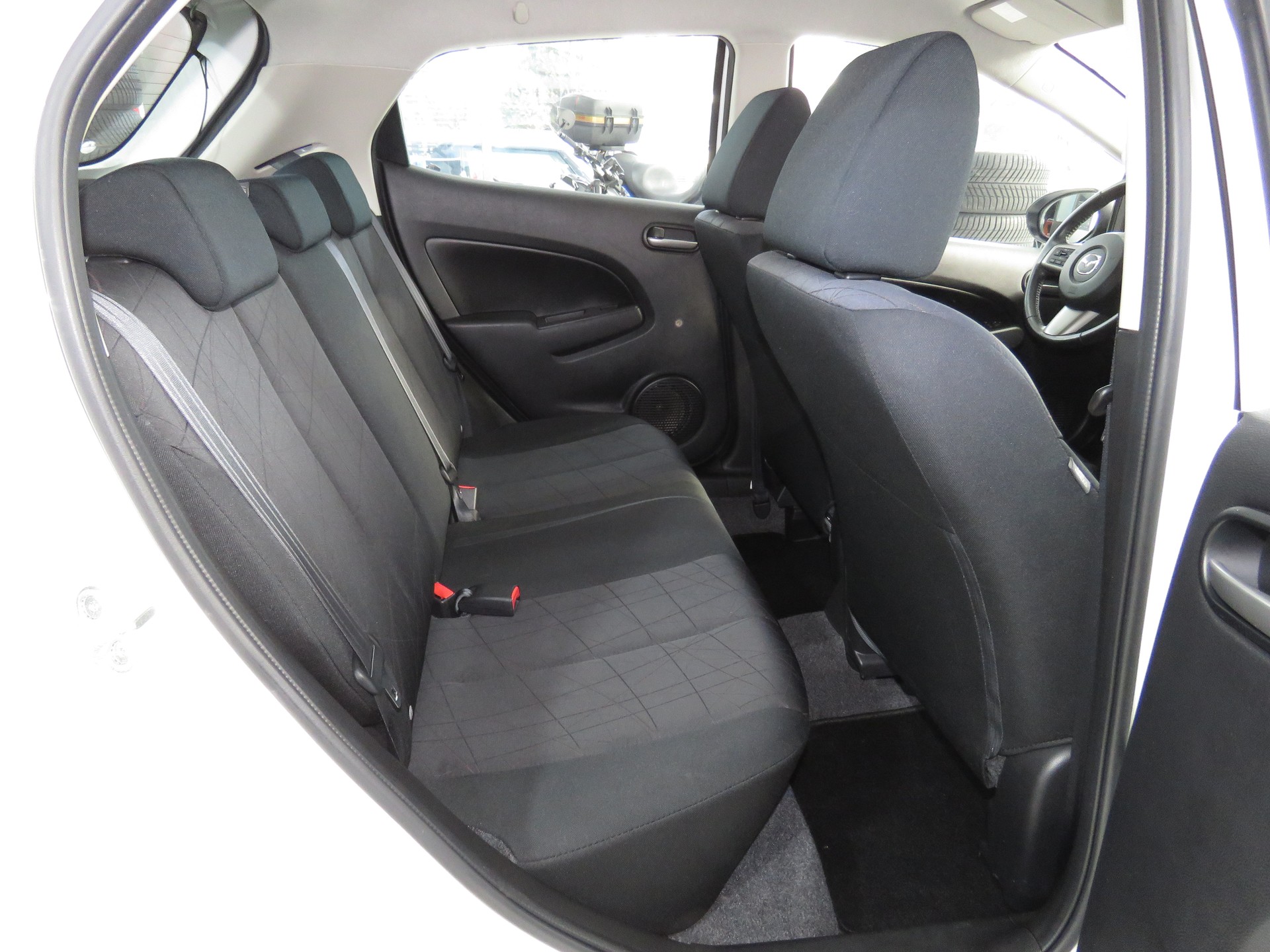 MAZDA 2 1.3i 16V Exclusive-image-12