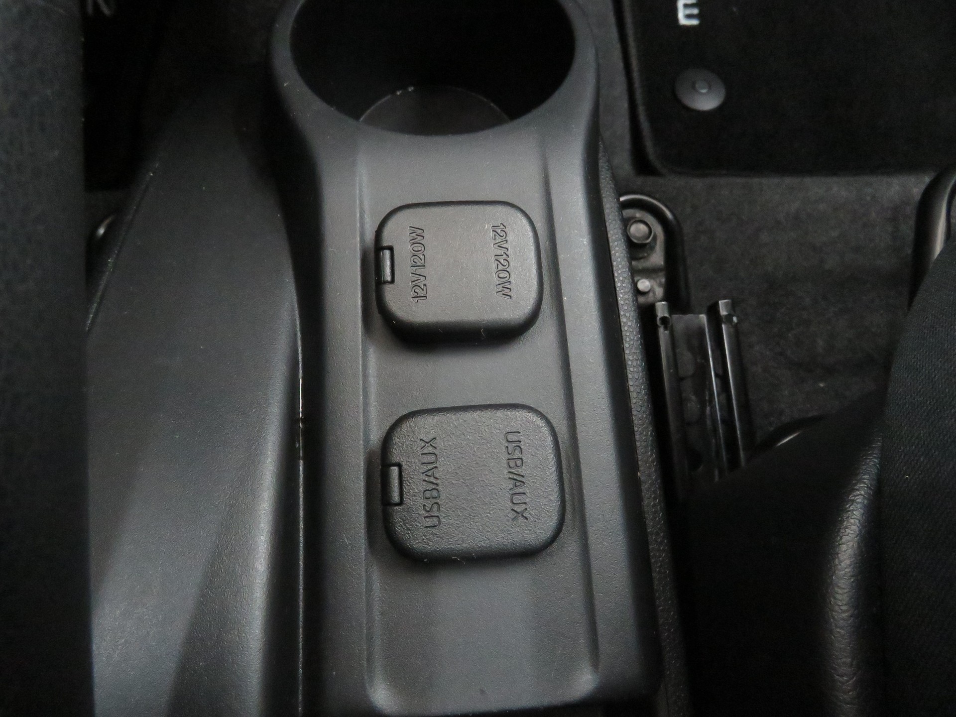 MAZDA 2 1.3i 16V Exclusive-image-18