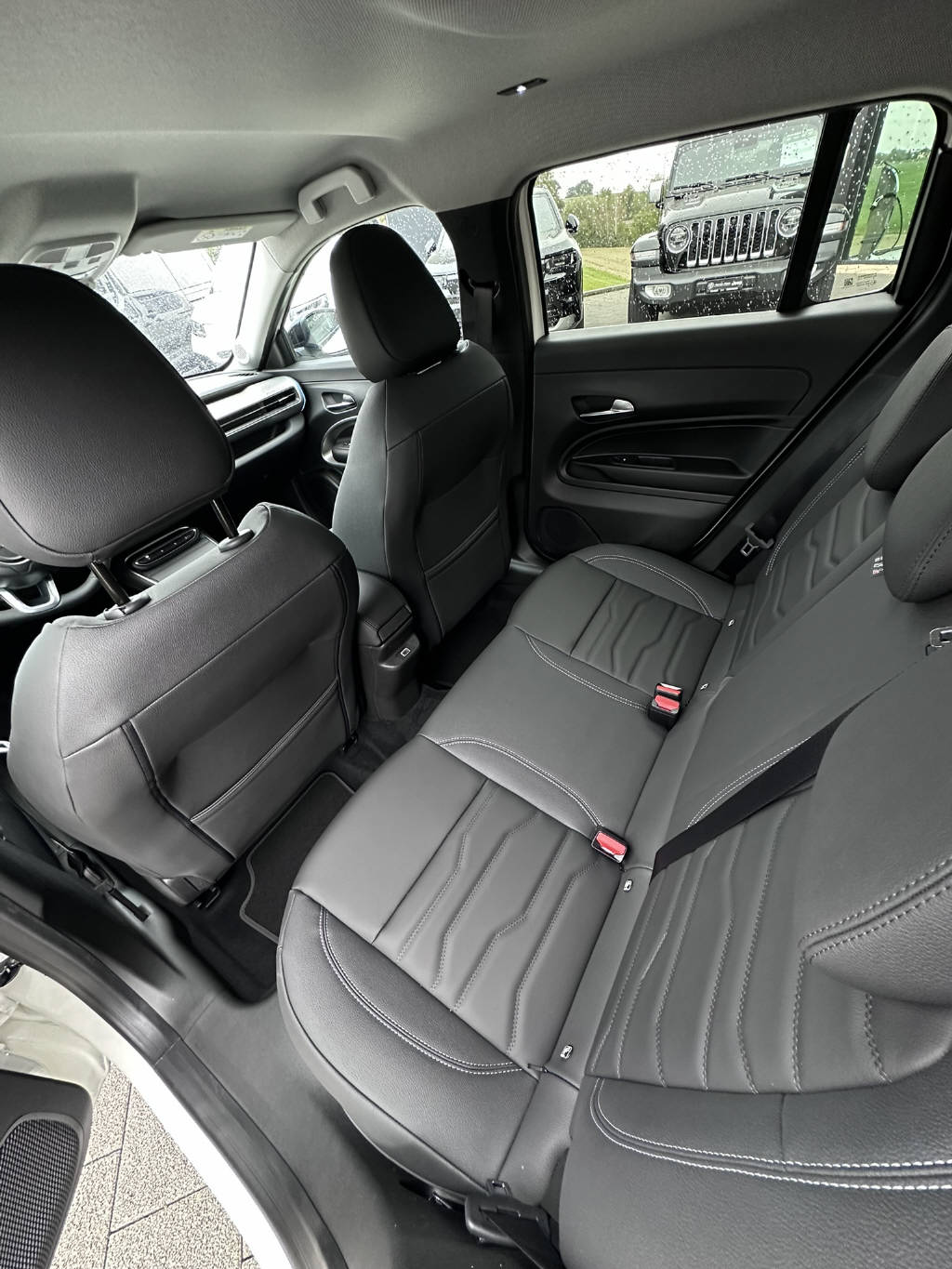 JEEP Avenger Summit-image-6