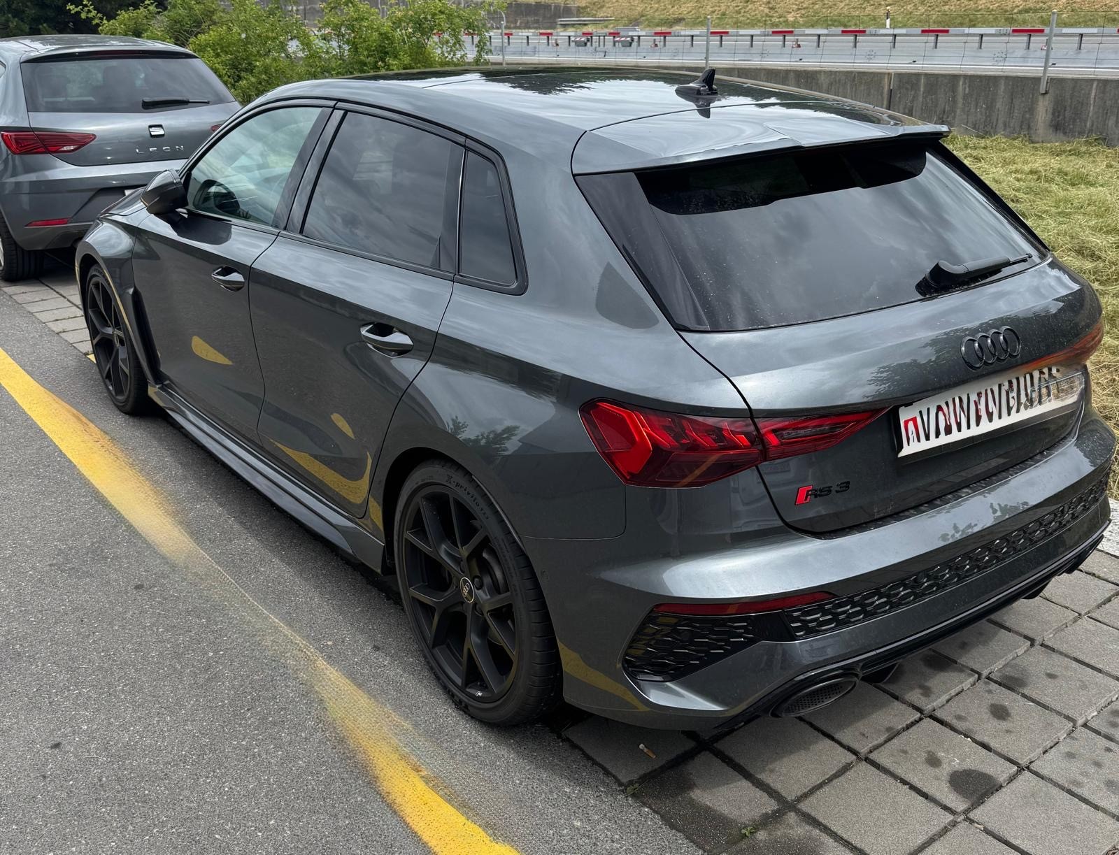 AUDI RS3 Sportback 2.5 TSI quattro S-tronic-image-1