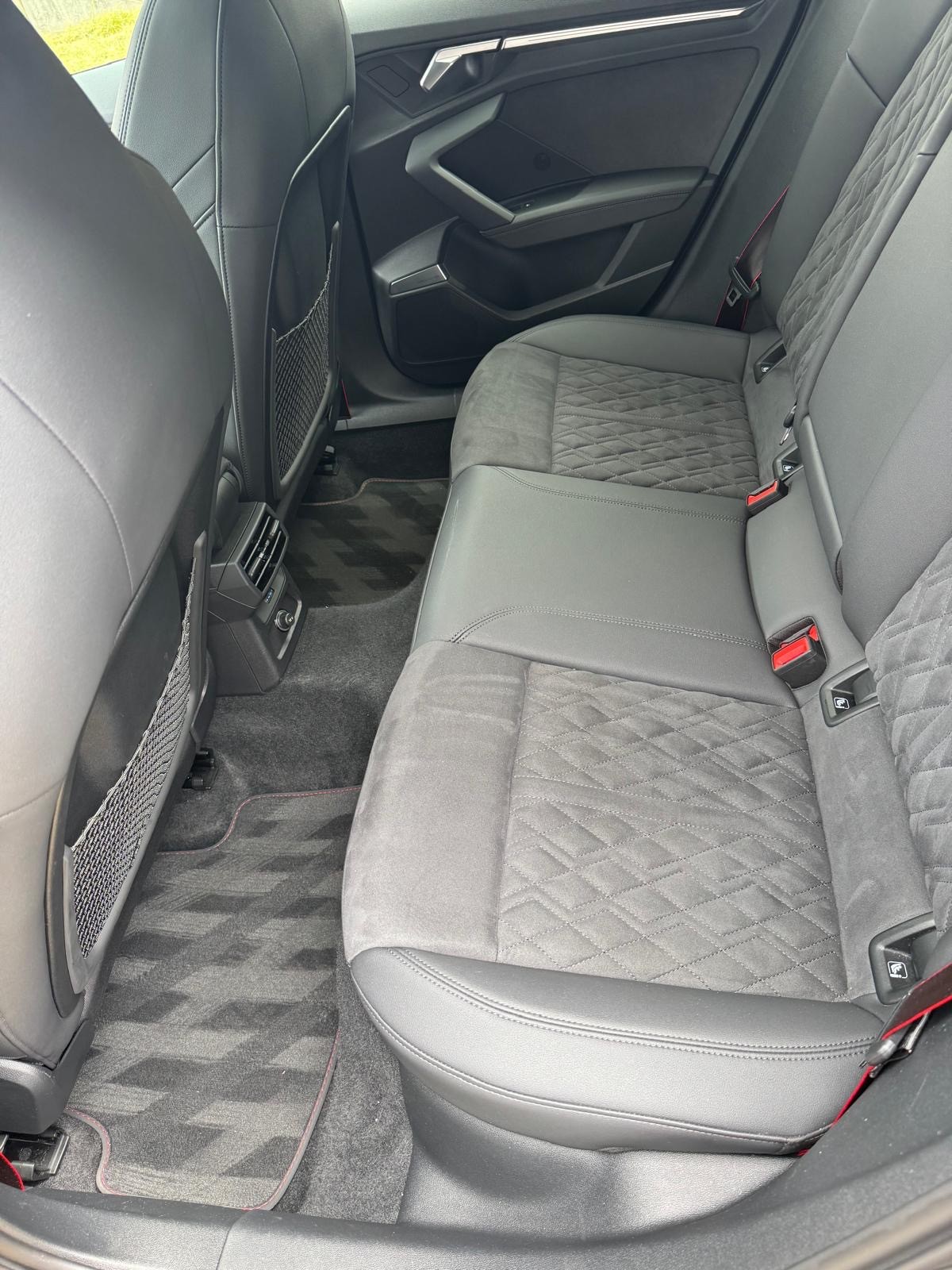 AUDI RS3 Sportback 2.5 TSI quattro S-tronic-image-8