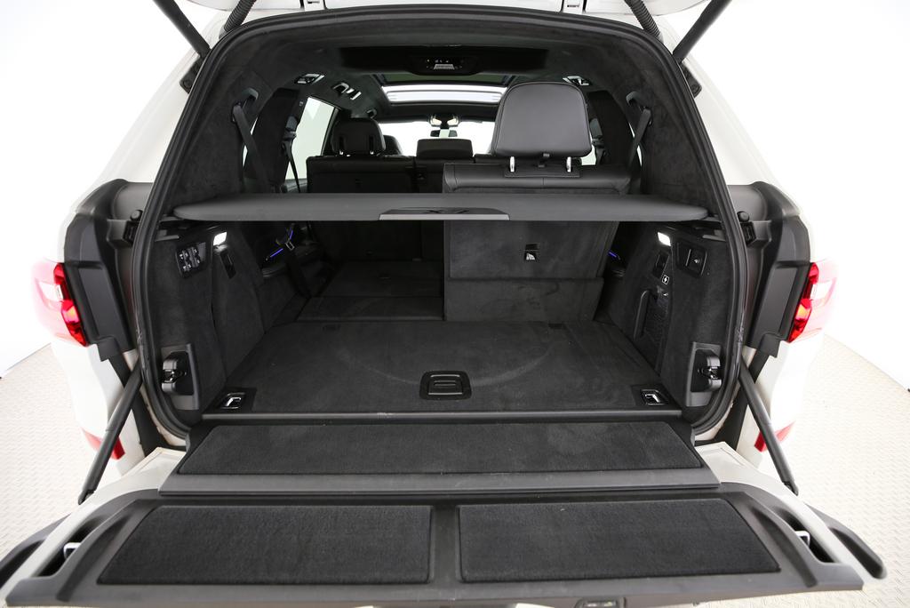 BMW X7 30d xDrive-image-16