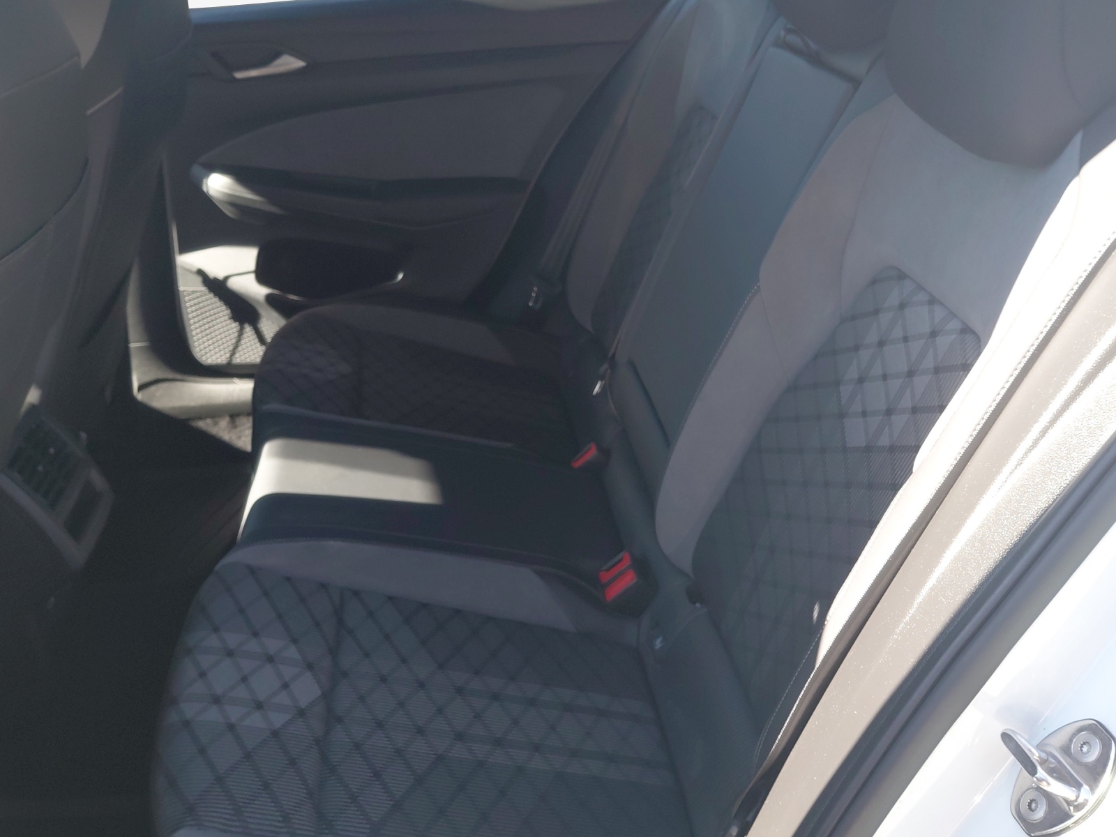 VW Golf 2.0 TSI R-Line DSG 4 Motion-image-11