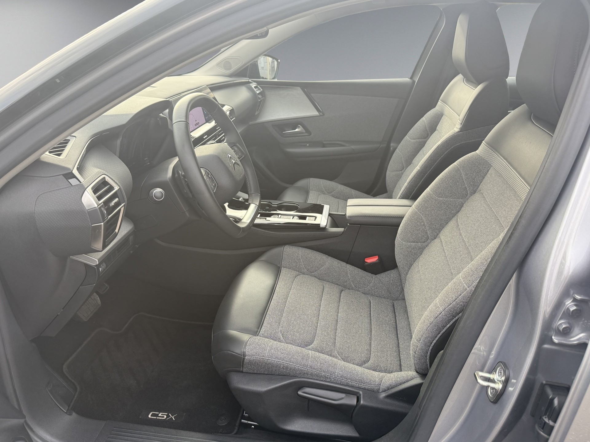 CITROEN C5 X 1.2i PureTech Swiss Edition EAT8-image-6