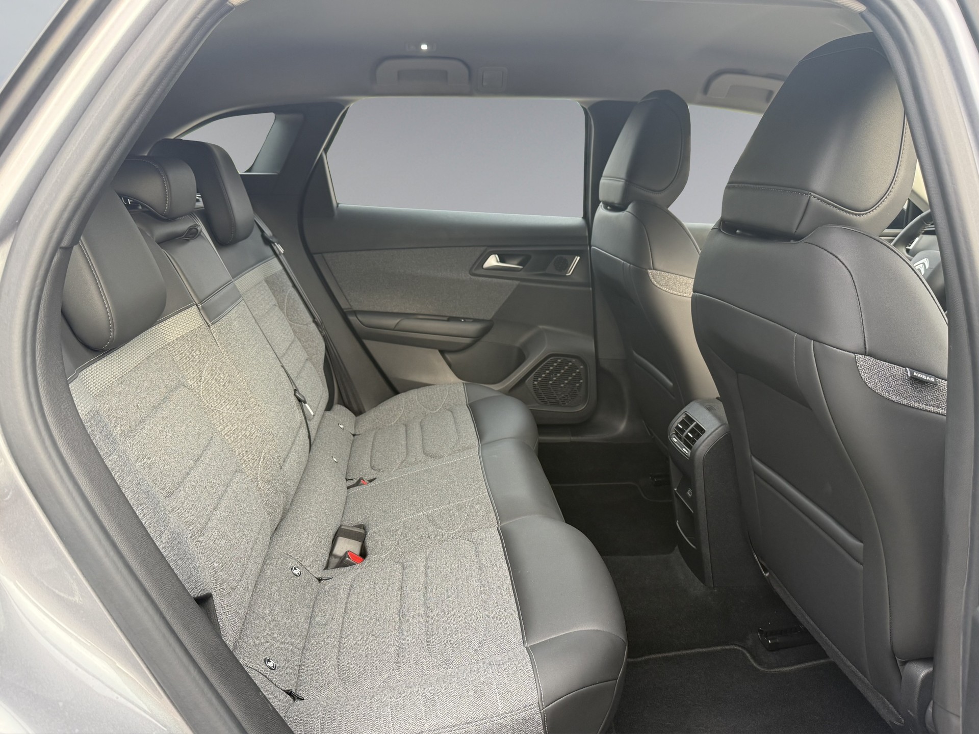 CITROEN C5 X 1.2i PureTech Swiss Edition EAT8-image-9