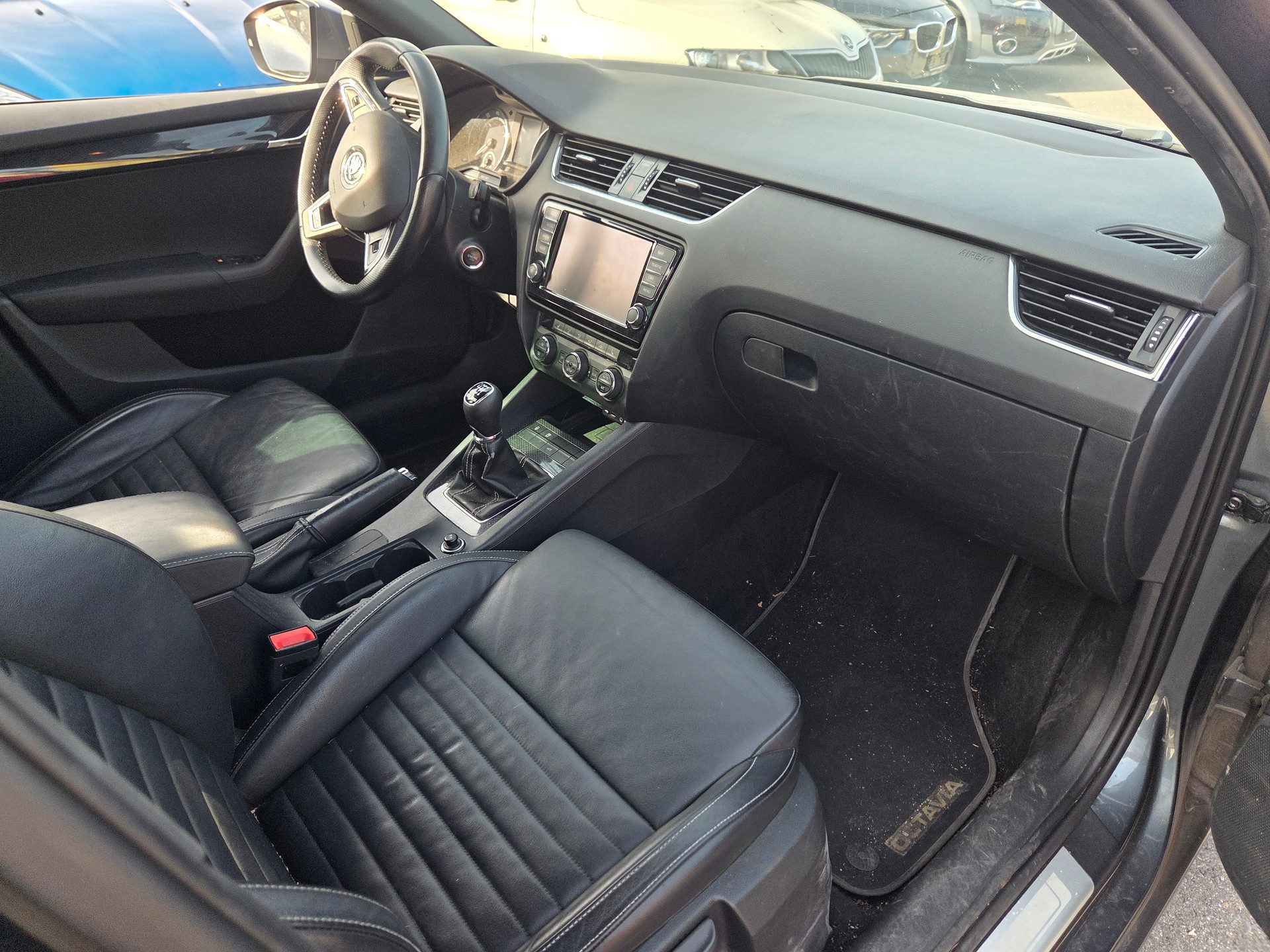 SKODA Octavia Combi 2.0 TSI RS-image-6