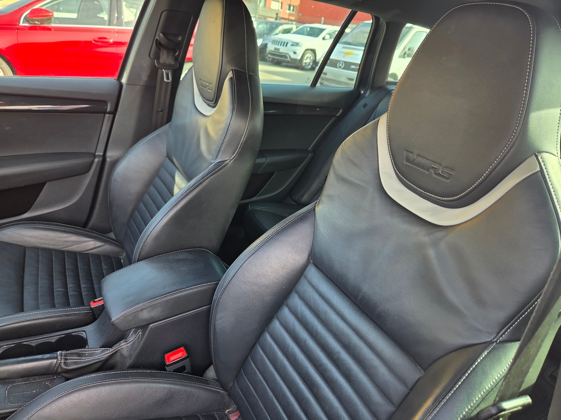 SKODA Octavia Combi 2.0 TSI RS-image-5