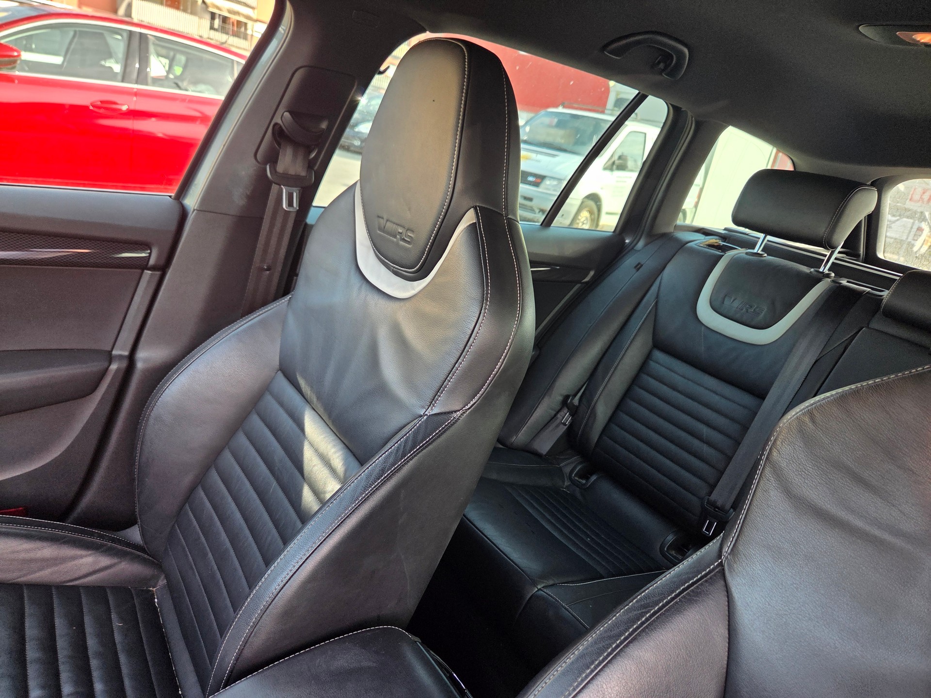 SKODA Octavia Combi 2.0 TSI RS-image-3