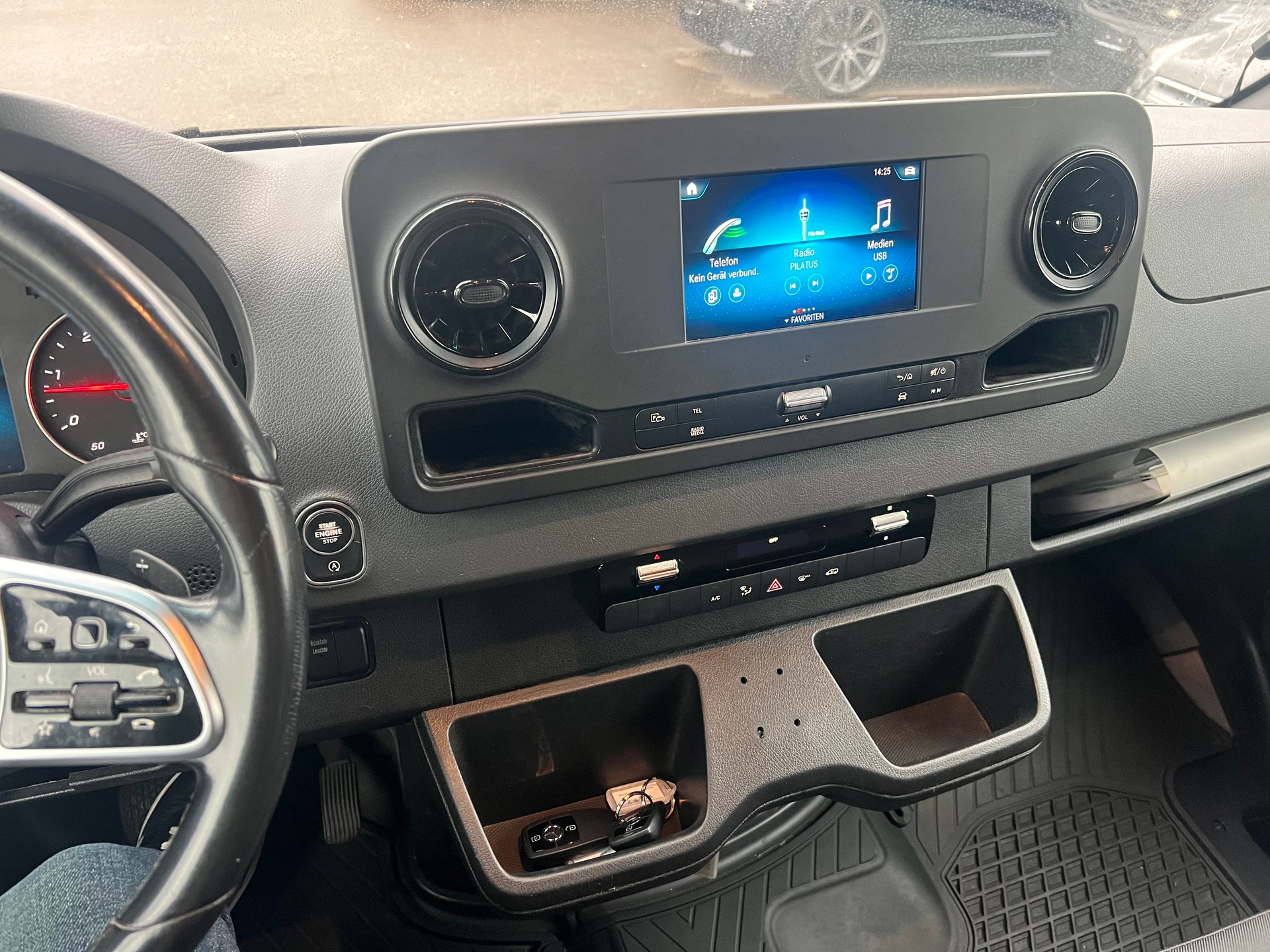 MERCEDES-BENZ Sprinter 319 CDI Standard 7G-TRONIC-image-7