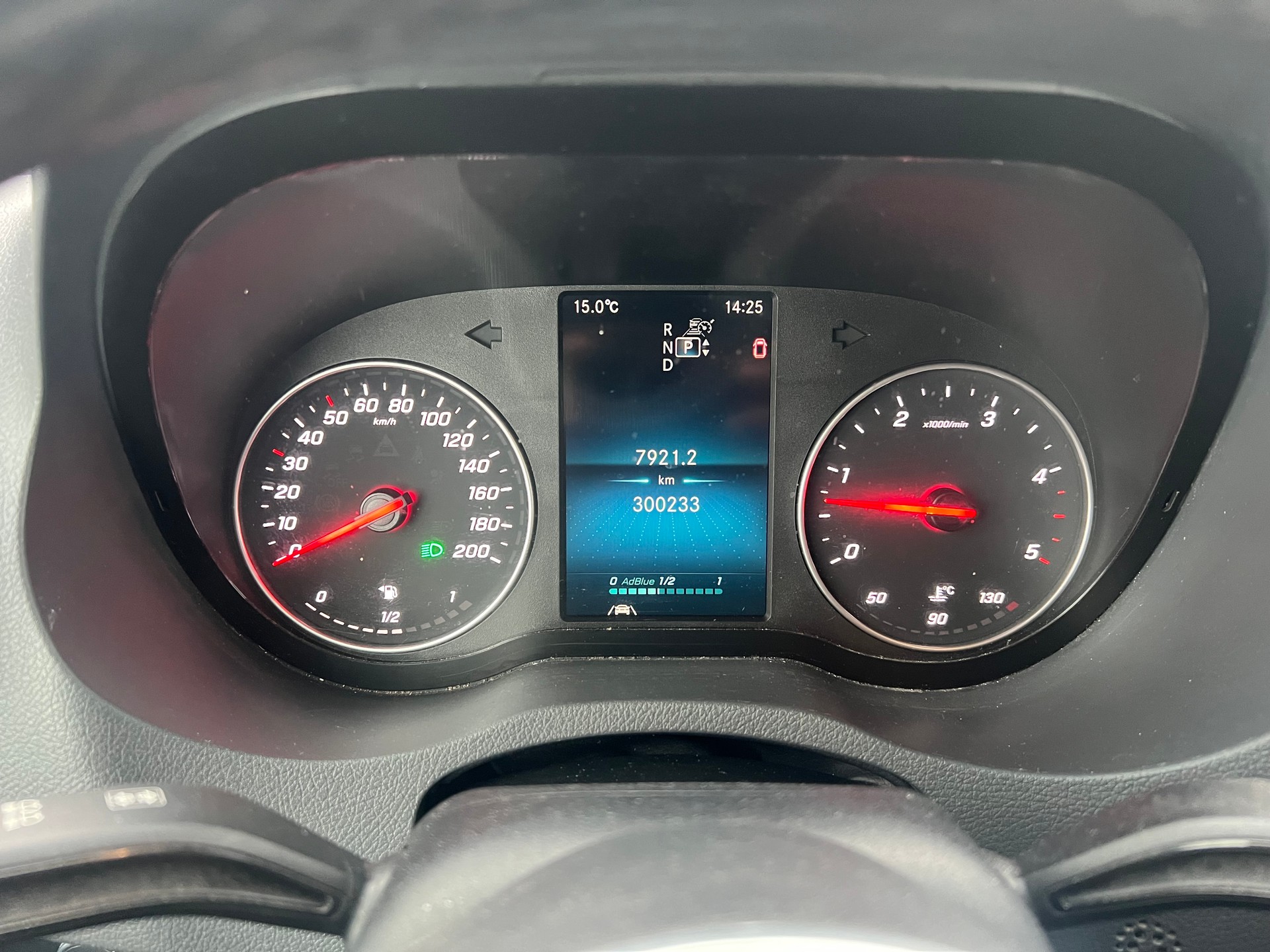 MERCEDES-BENZ Sprinter 319 CDI Standard 7G-TRONIC-image-8