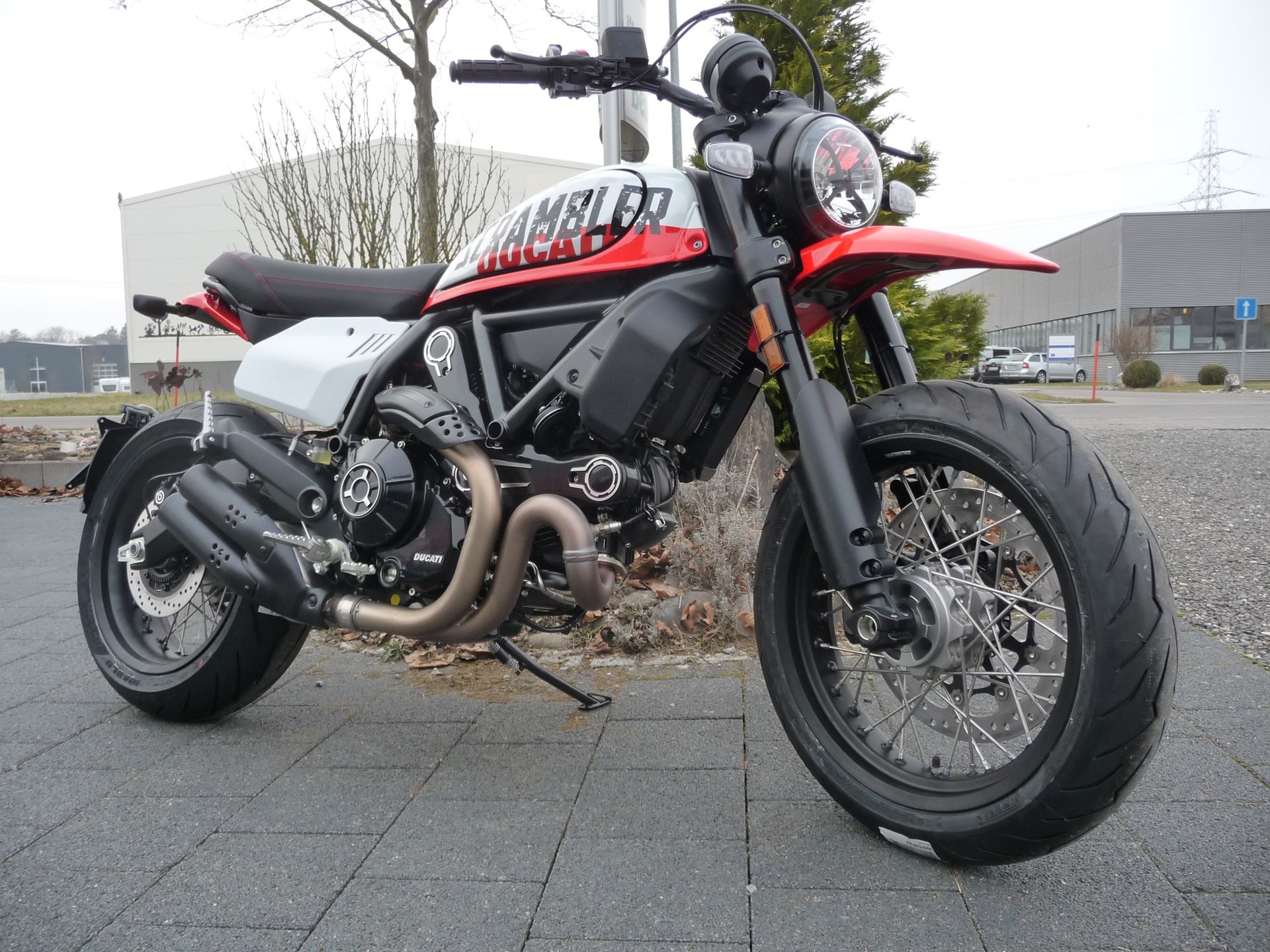 DUCATI SCRAMBLER 800 URBAN MOTARD-image-5