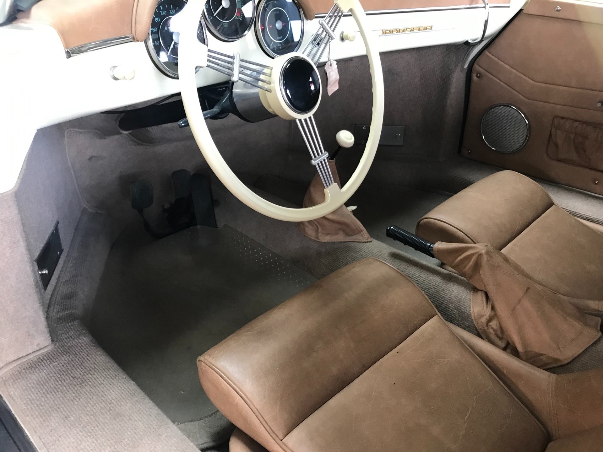 PORSCHE 356 Speedster Replica-image-10