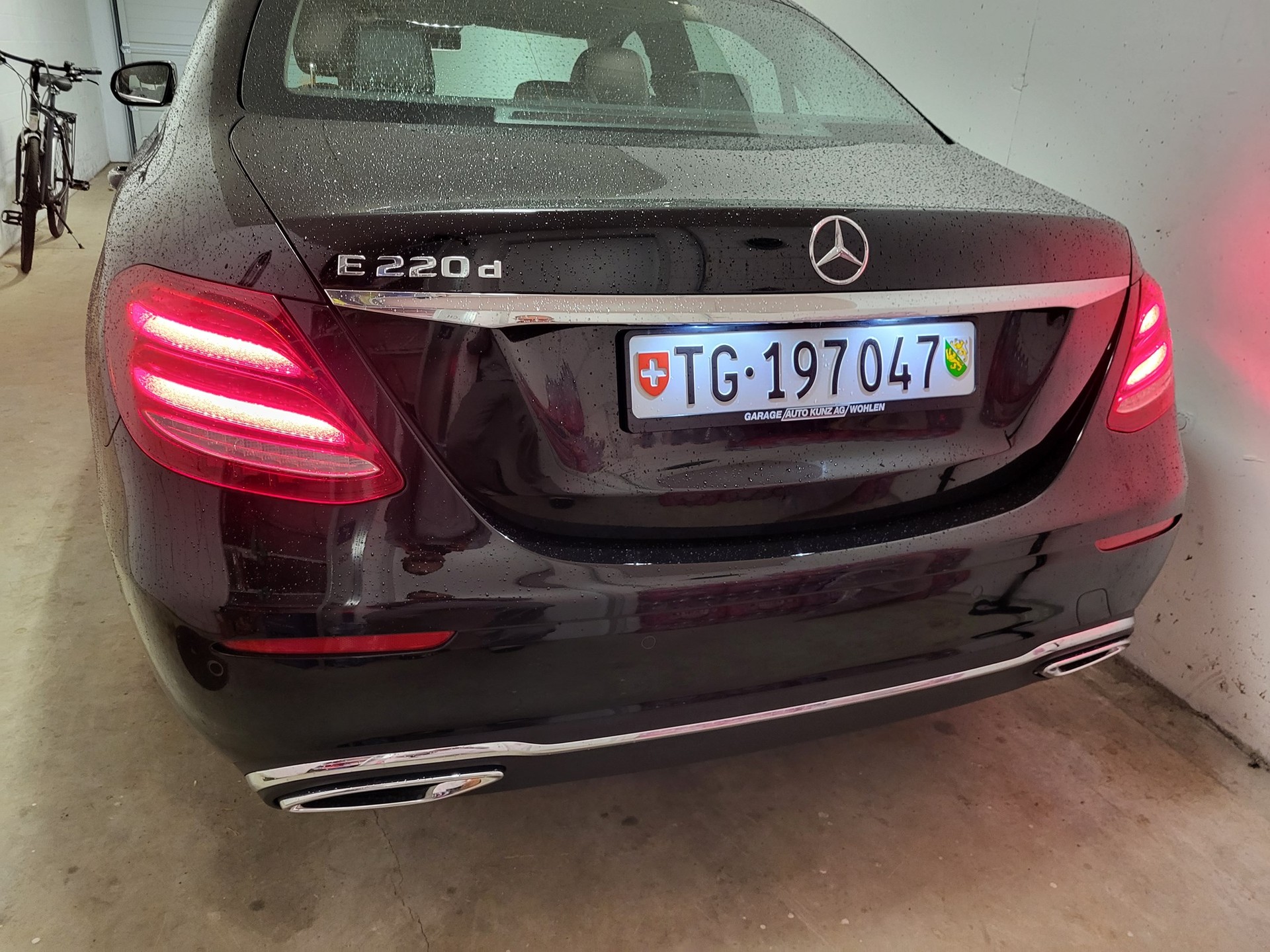 MERCEDES-BENZ E 220 d Avantgarde 9G-Tronic-image-18