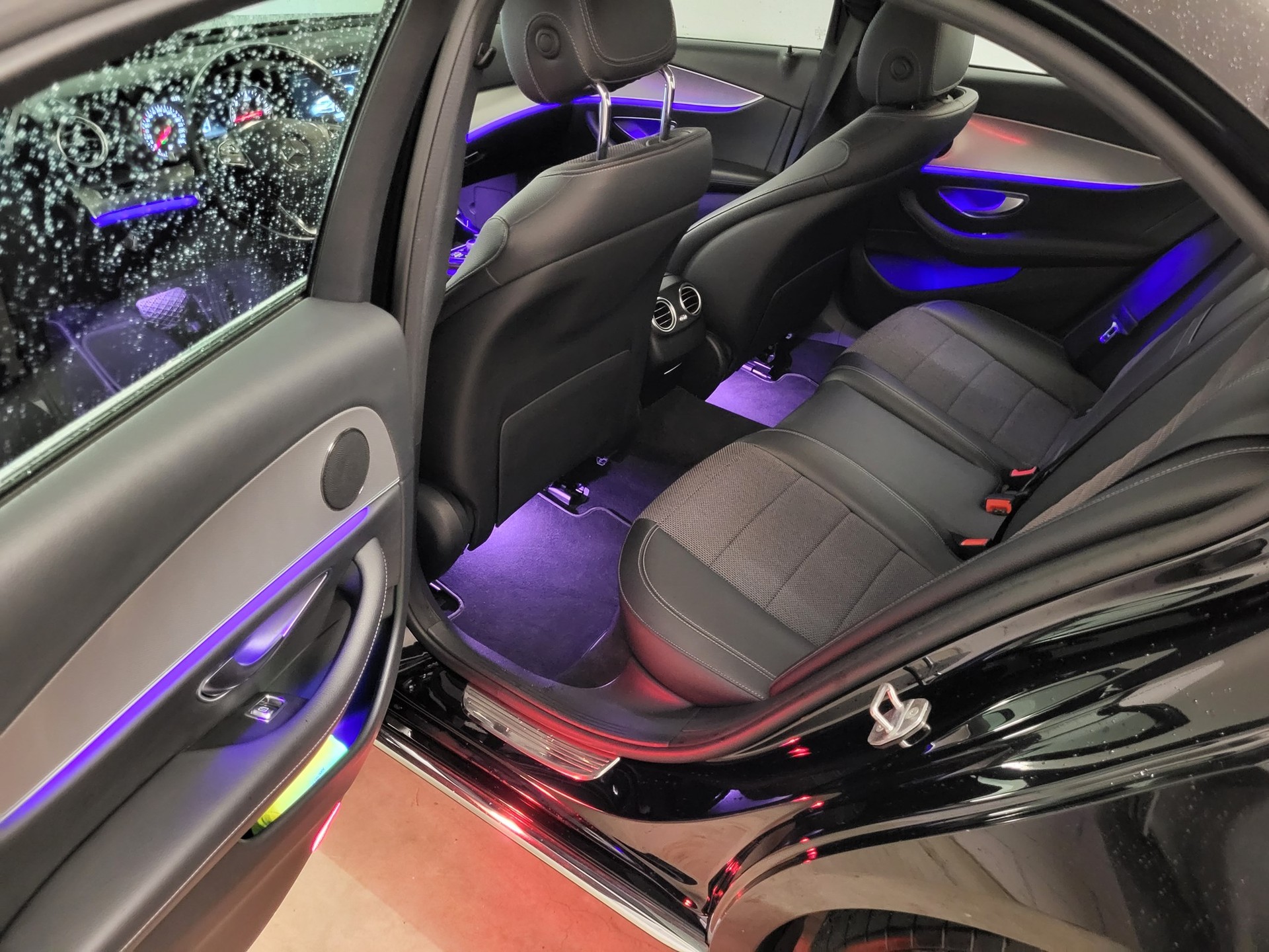 MERCEDES-BENZ E 220 d Avantgarde 9G-Tronic-image-15