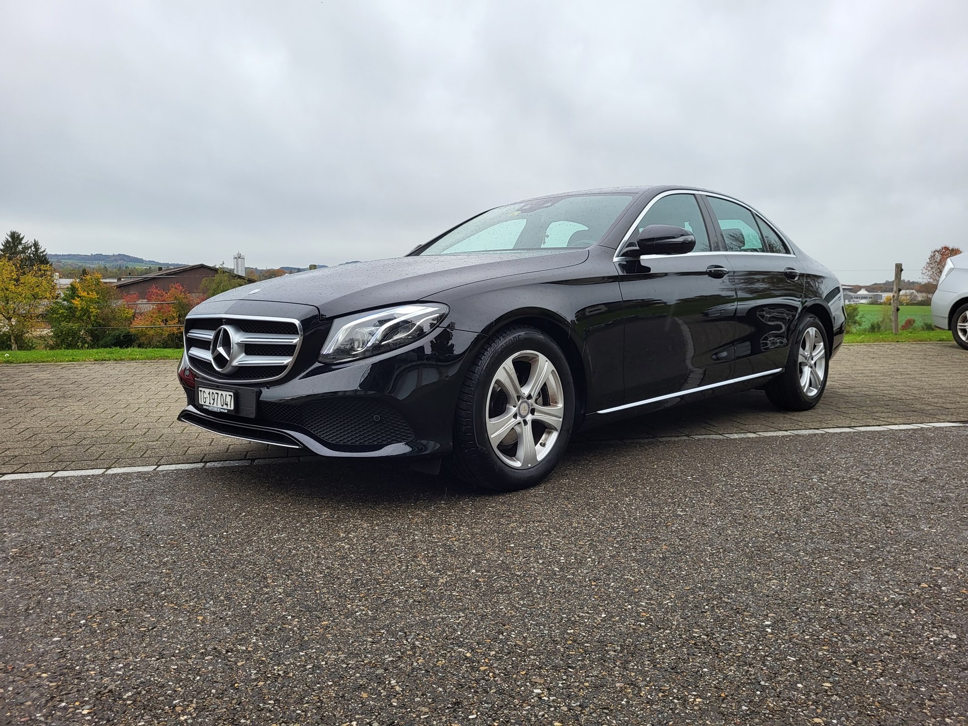 MERCEDES-BENZ E 220 d Avantgarde 9G-Tronic-image-7