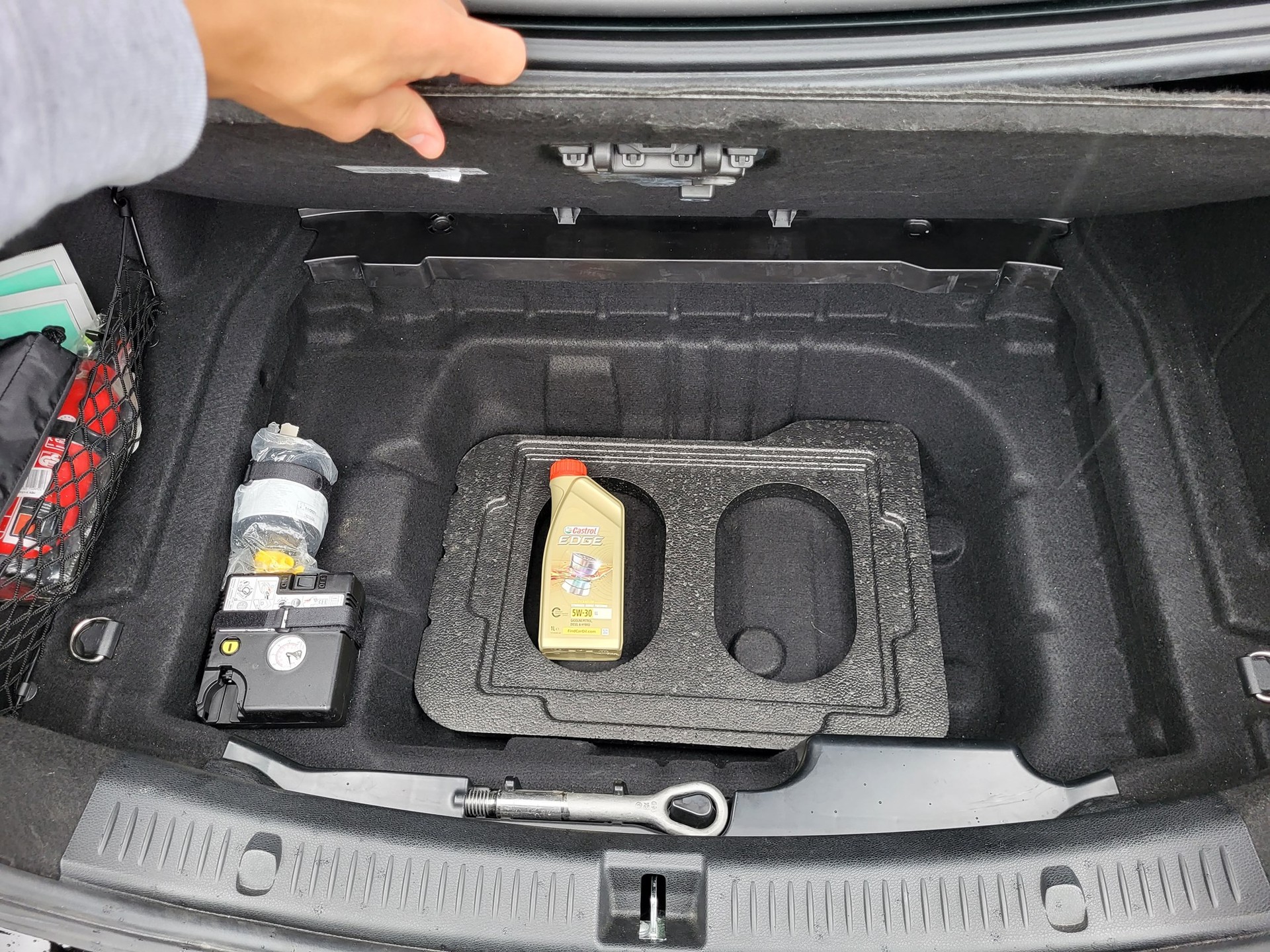 MERCEDES-BENZ E 220 d Avantgarde 9G-Tronic-image-5