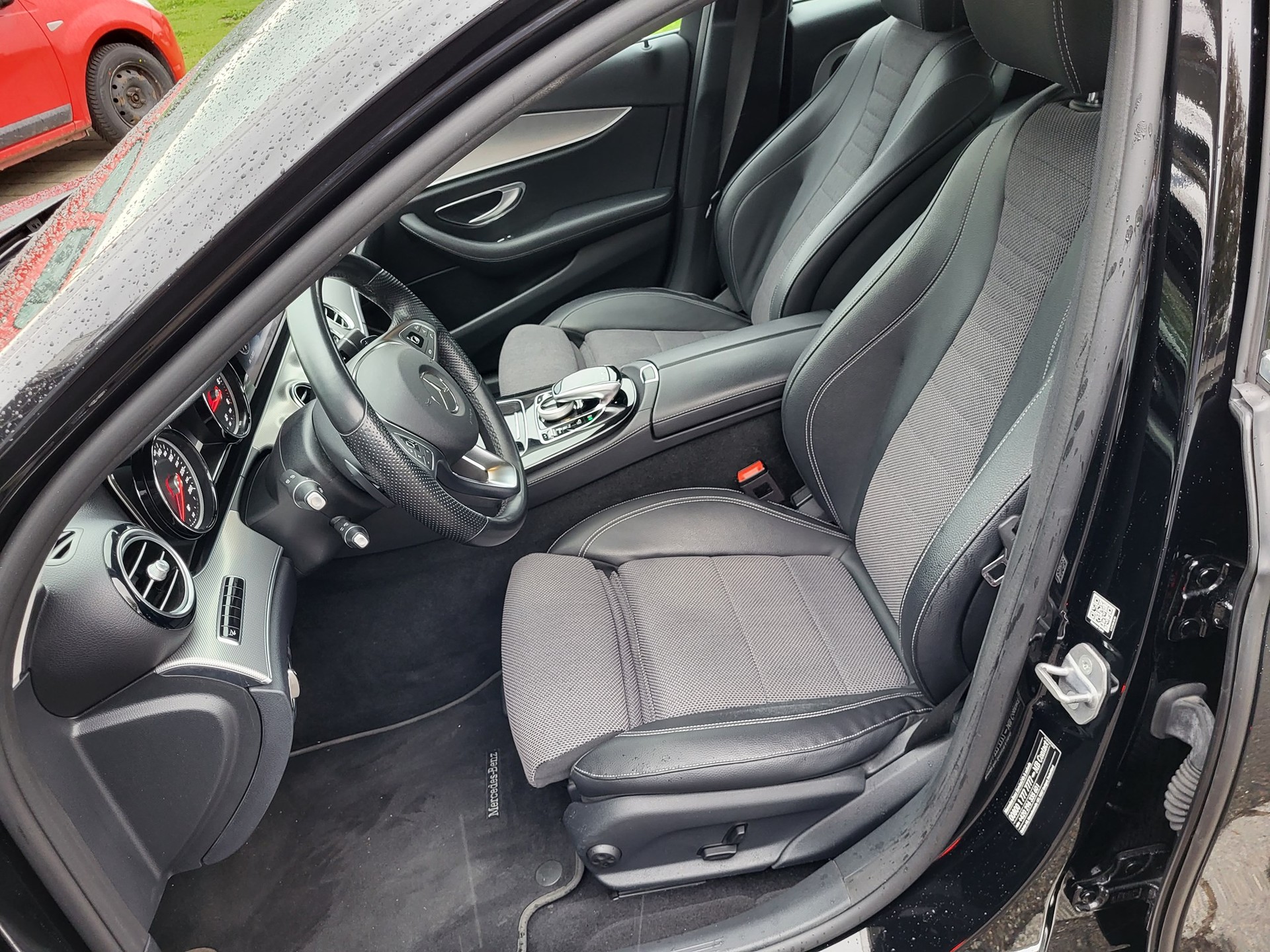 MERCEDES-BENZ E 220 d Avantgarde 9G-Tronic-image-10