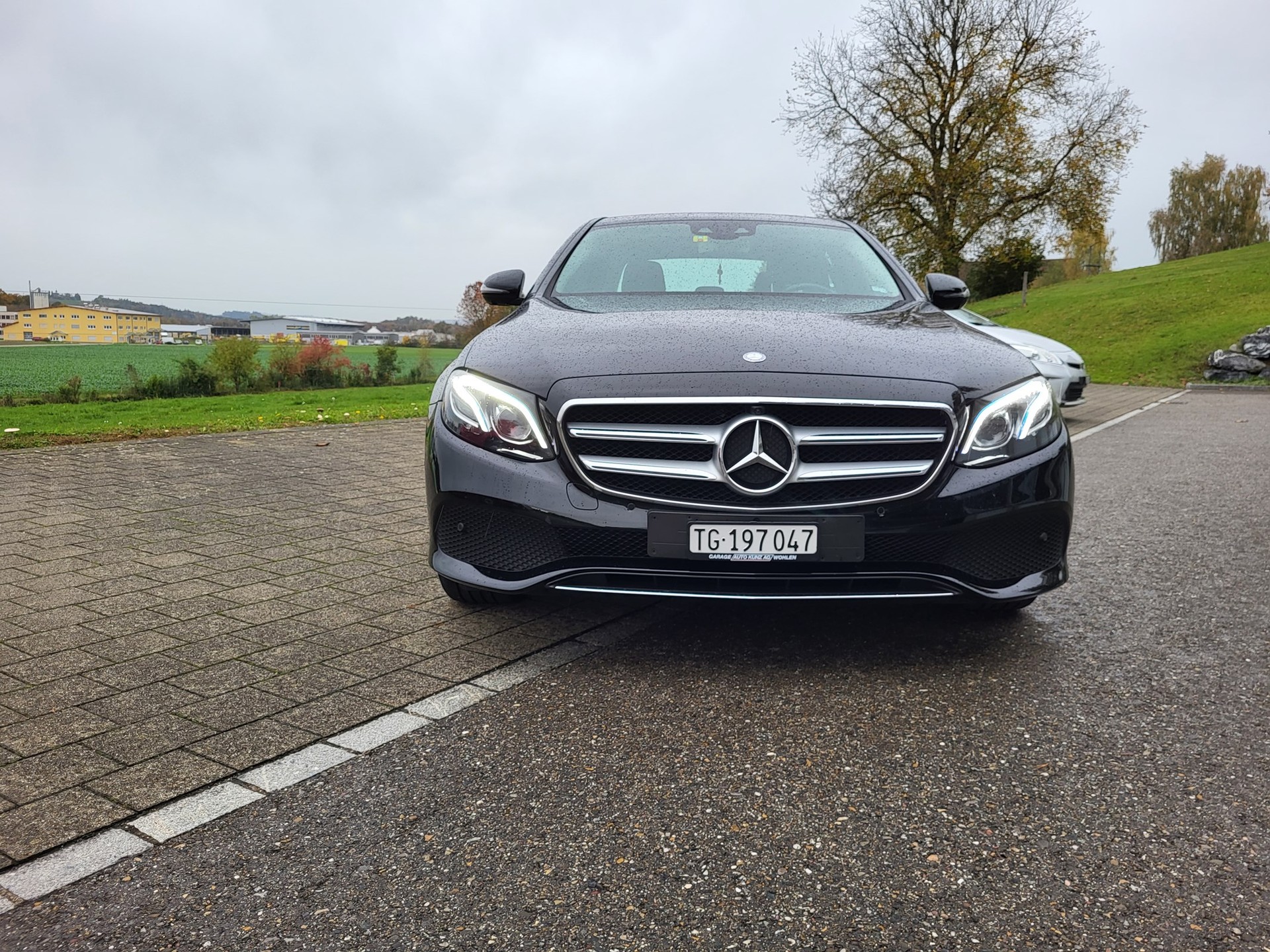 MERCEDES-BENZ E 220 d Avantgarde 9G-Tronic-image-8