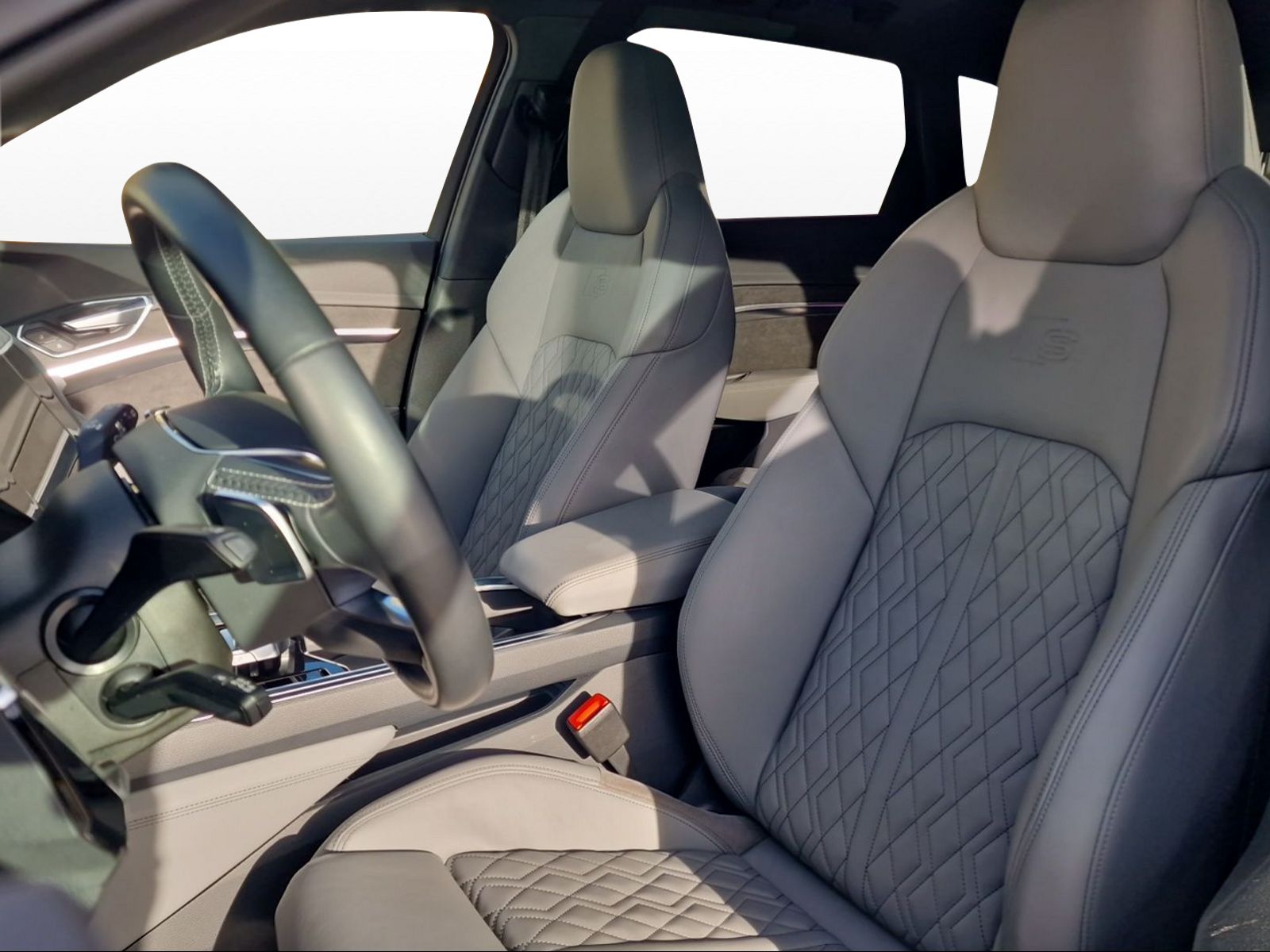 AUDI e-tron S quattro-image-7