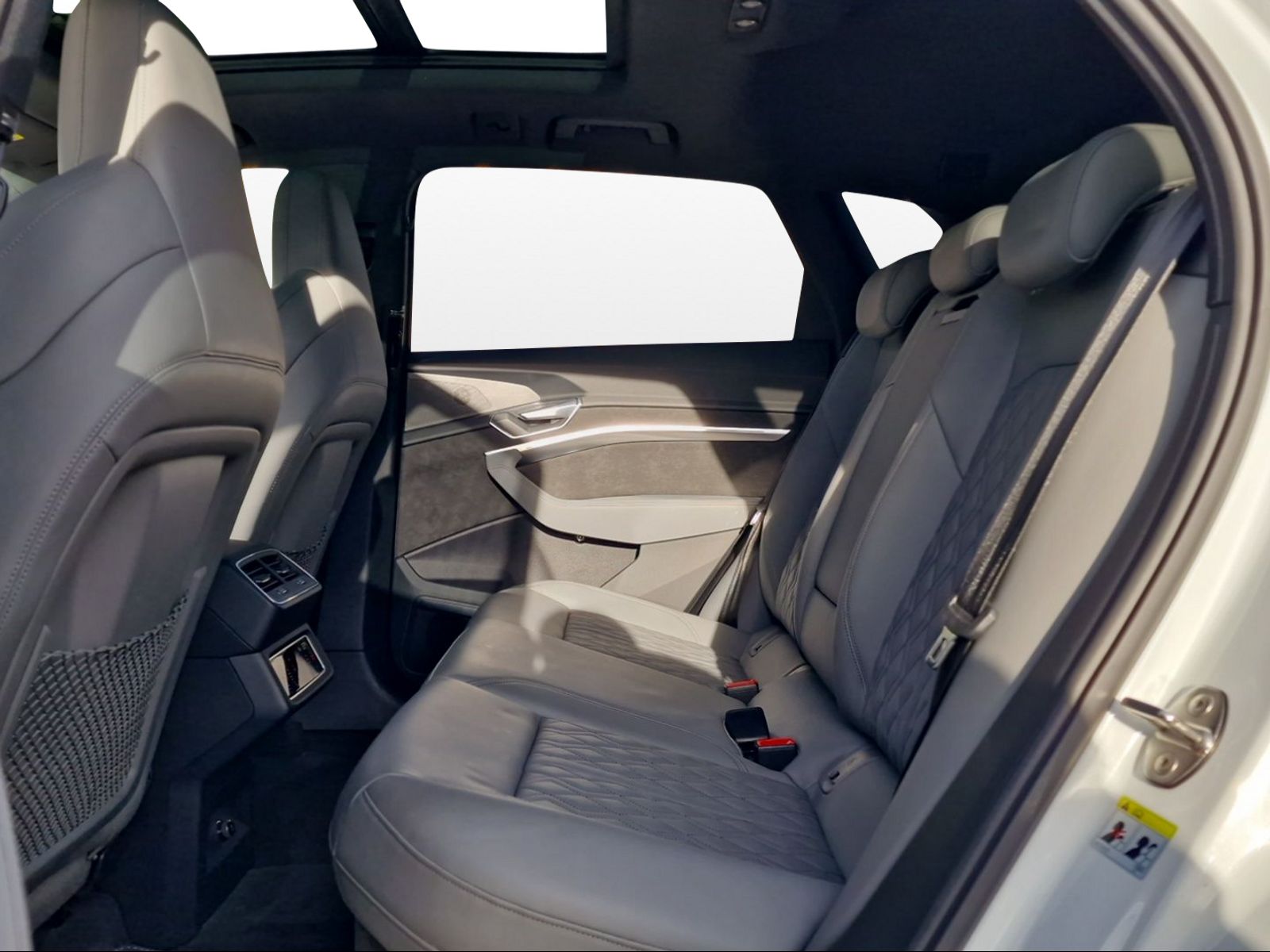 AUDI e-tron S quattro-image-10