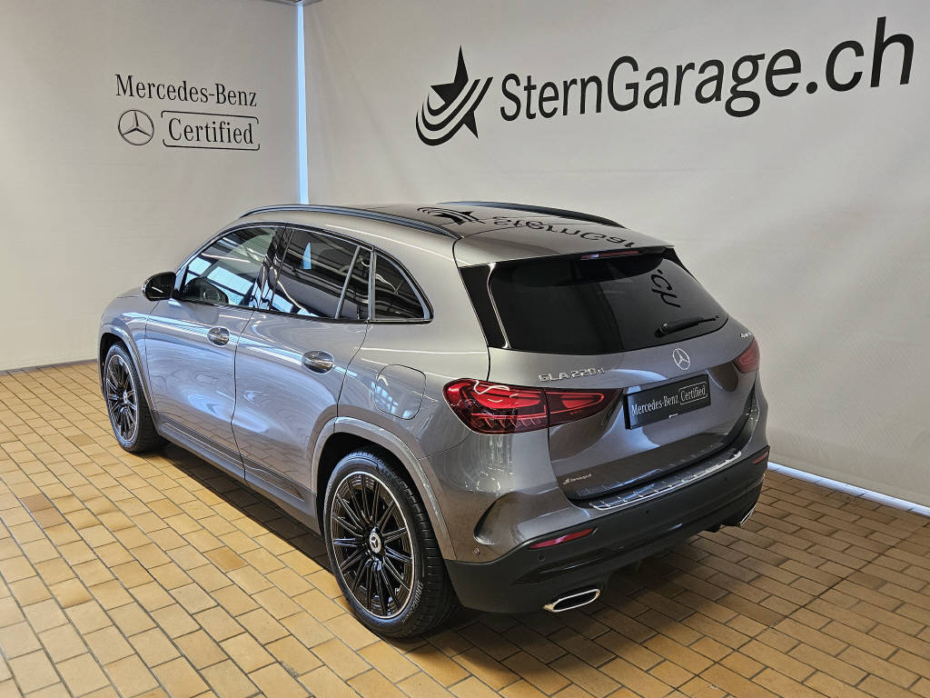 MERCEDES-BENZ GLA 220 d 4Matic AMG Line Swiss Star-showroom-element-2