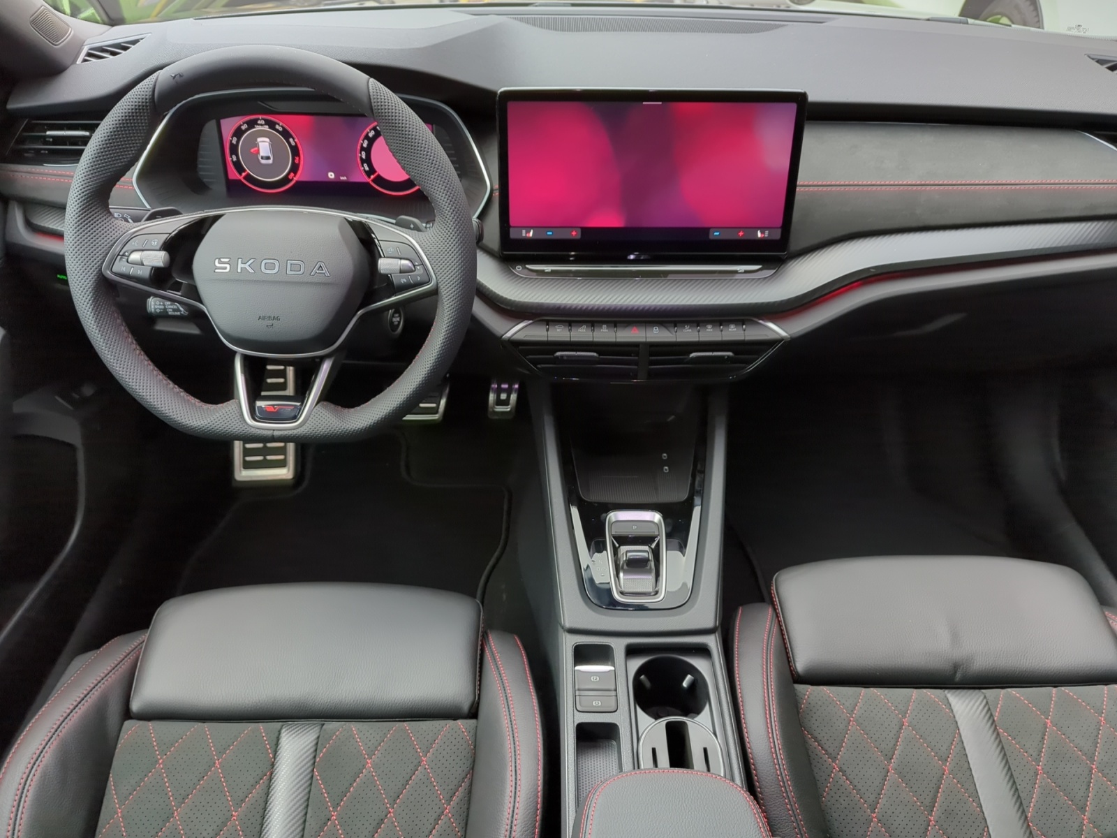SKODA Octavia Combi 2.0 TSI DSG RS-image-8