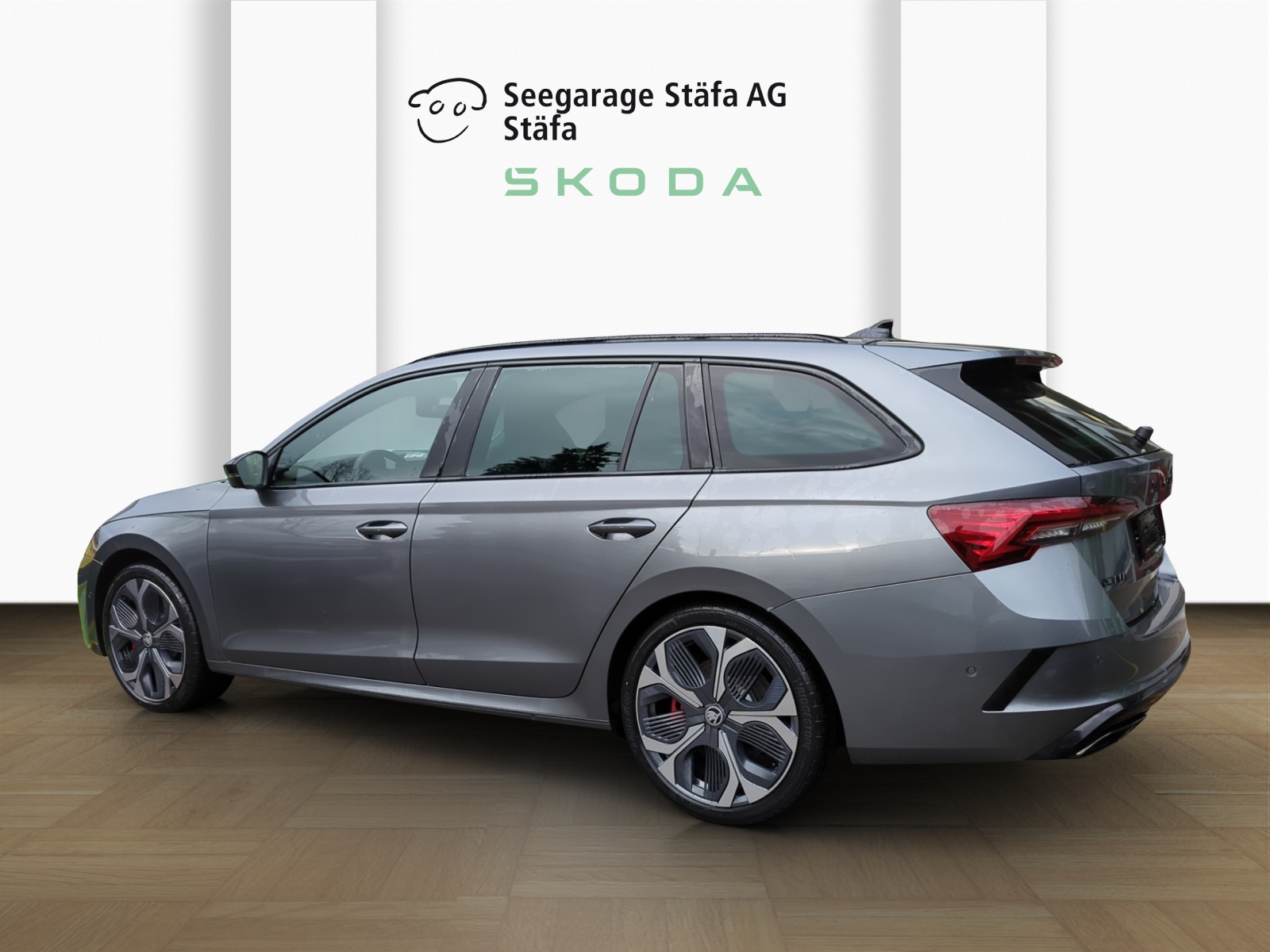 SKODA Octavia Combi 2.0 TSI DSG RS-image-2