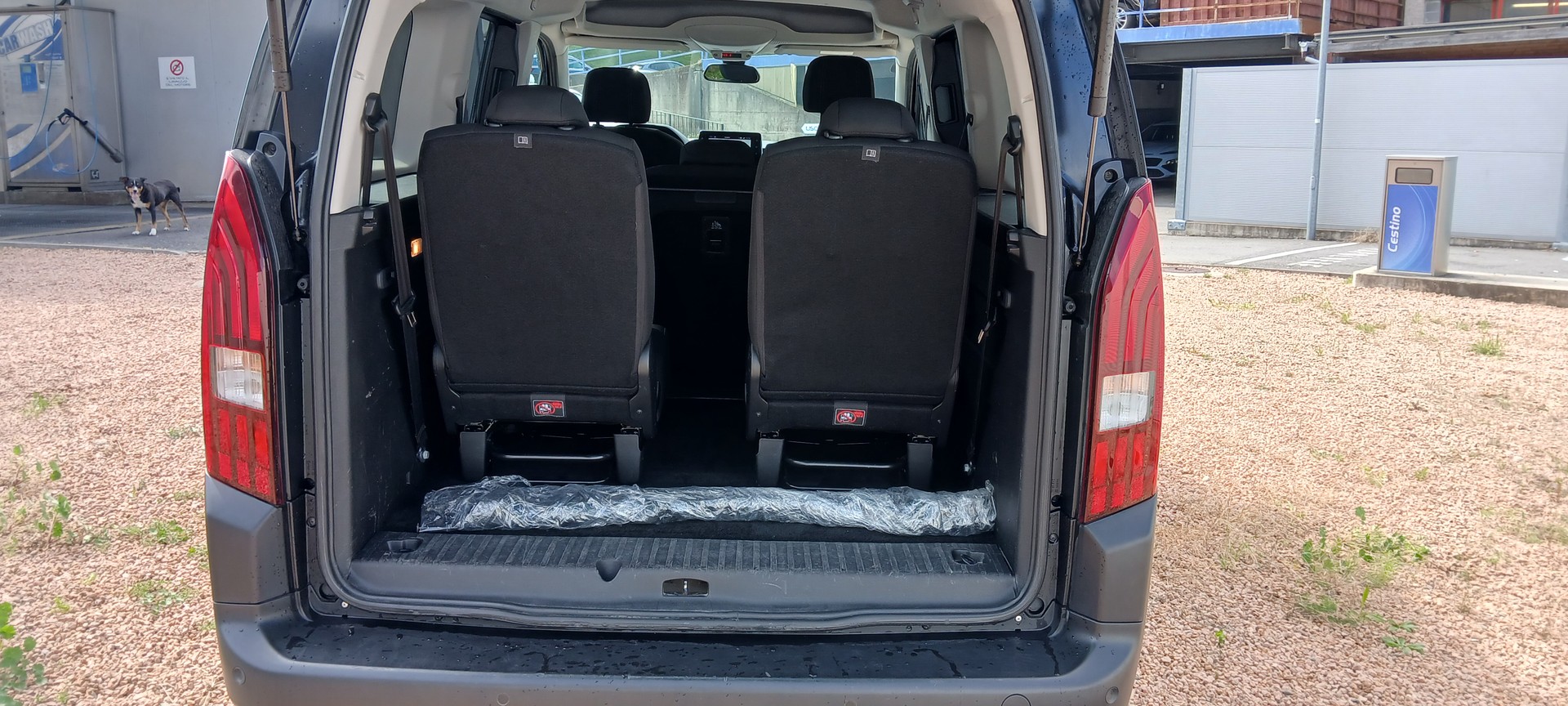 PEUGEOT Rifter Long 1.2 PureTech 7PL Allure Pack EAT8-image-7