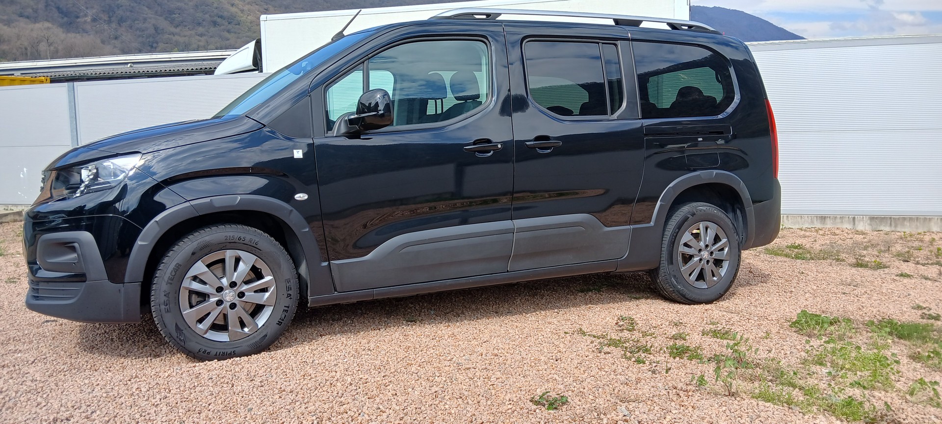 PEUGEOT Rifter Long 1.2 PureTech 7PL Allure Pack EAT8-image-8