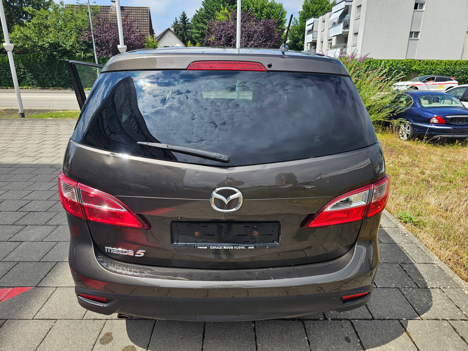 MAZDA 5 2.0 16V Voila ma Suisse Edition+ Activematic-image-6